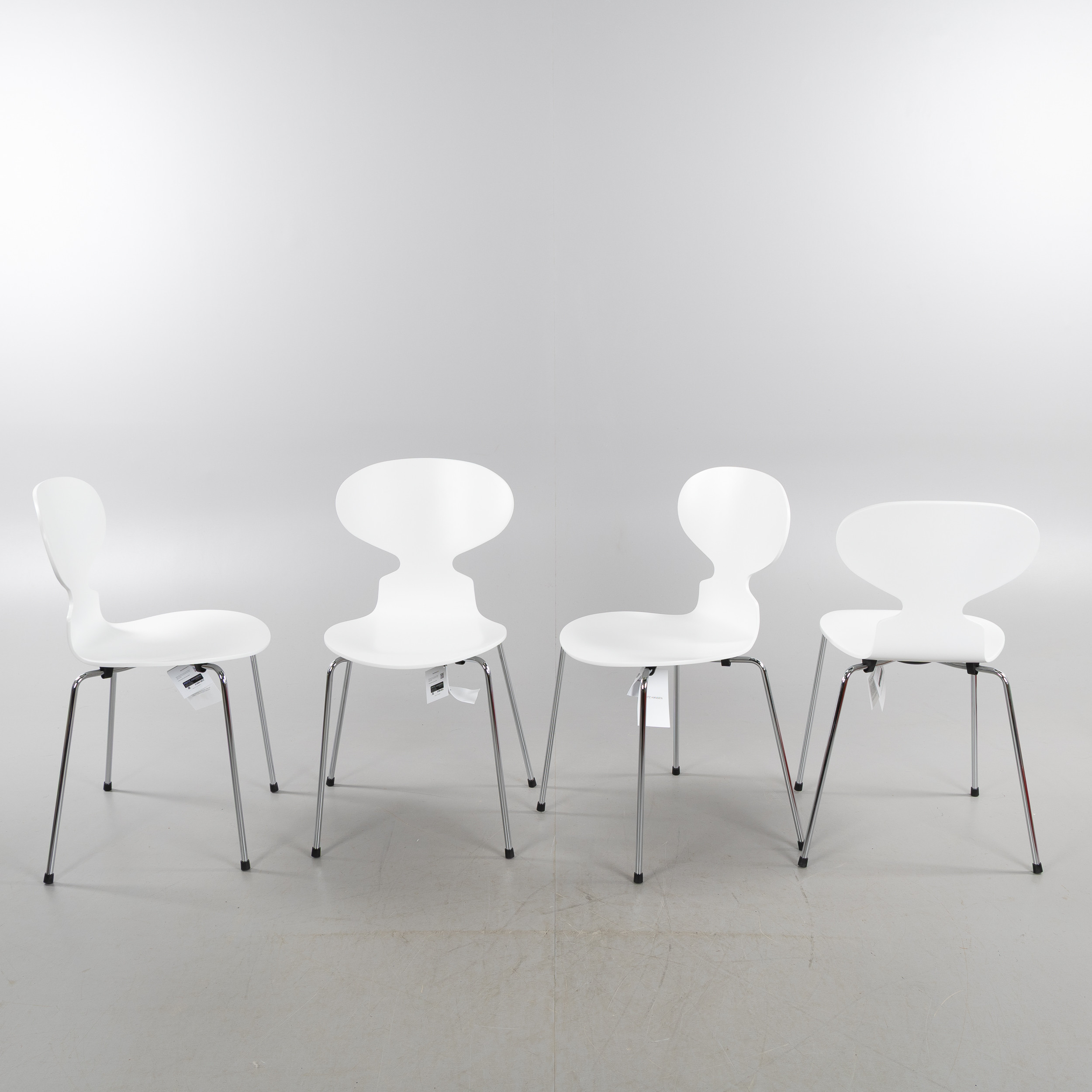 ARNE JACOBSEN. Stolar, 4 stycken, "Myran", Fritz Hansen, samtida.