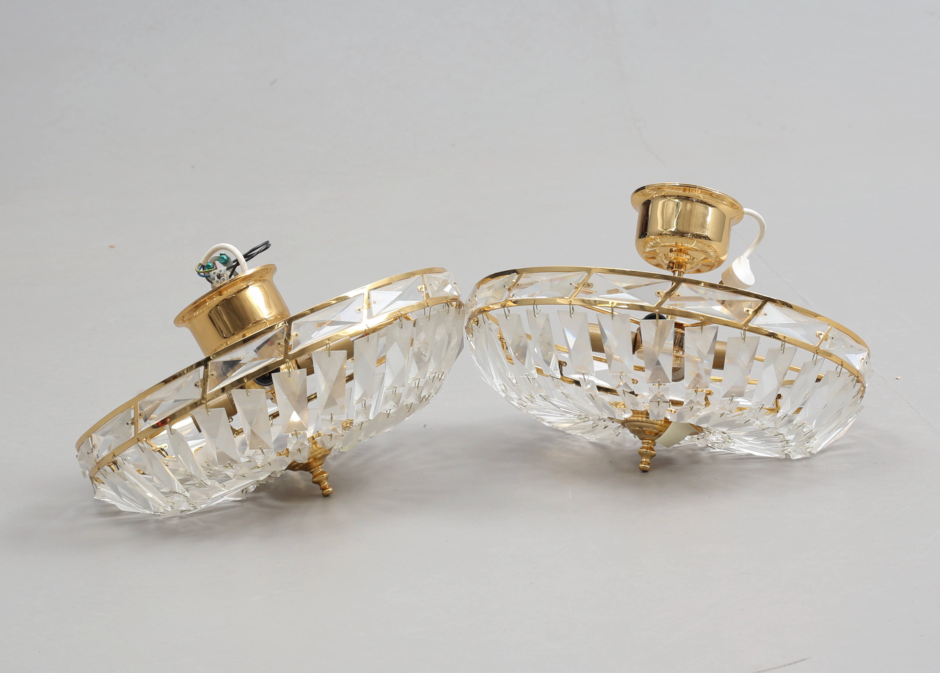 2 st, TAKPLAFONDER, glas/ mässing, Lampteamet, 1900-talets andra hälft.