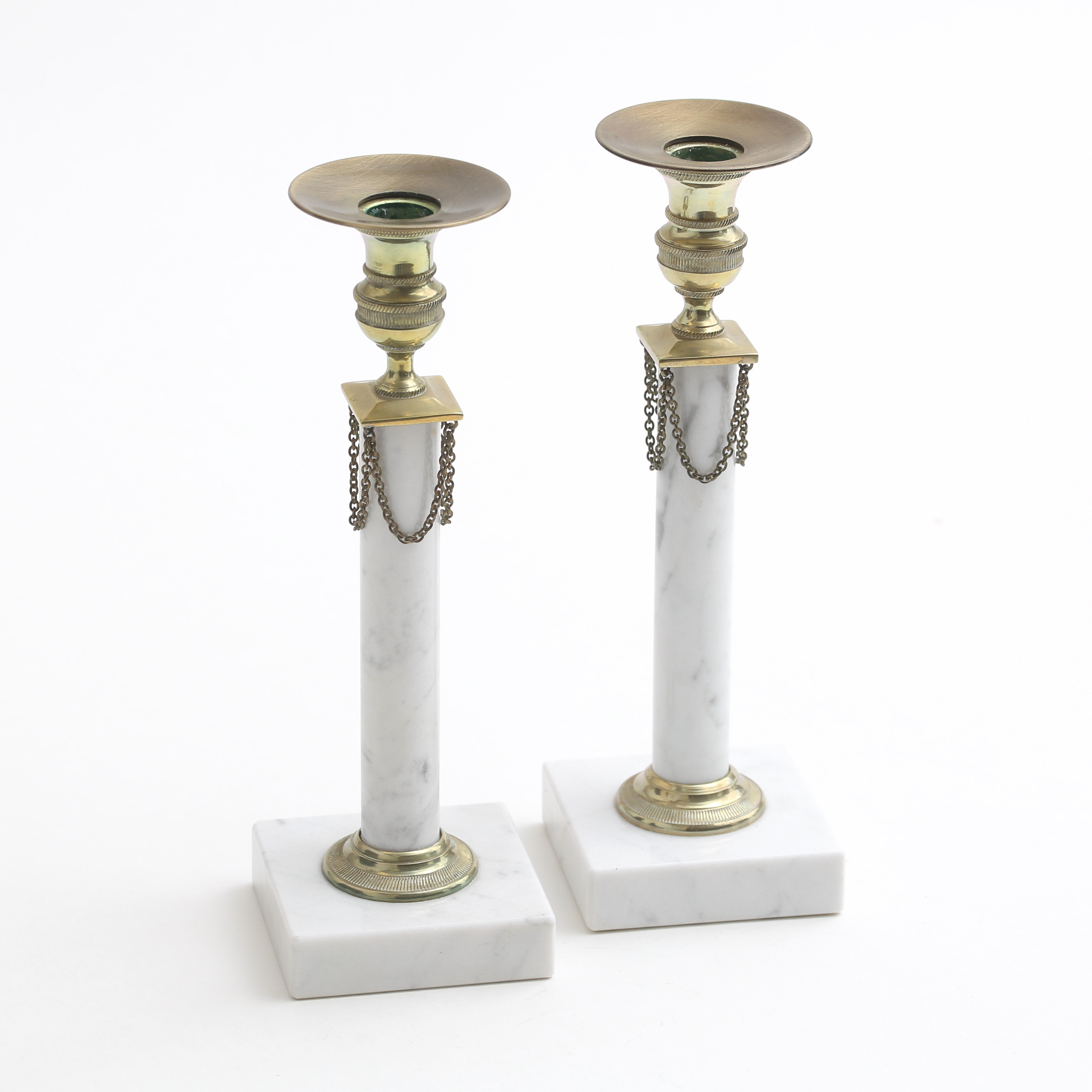 LJUSSTAKAR, ett par, marmor/ mässing, gustaviansk stil.