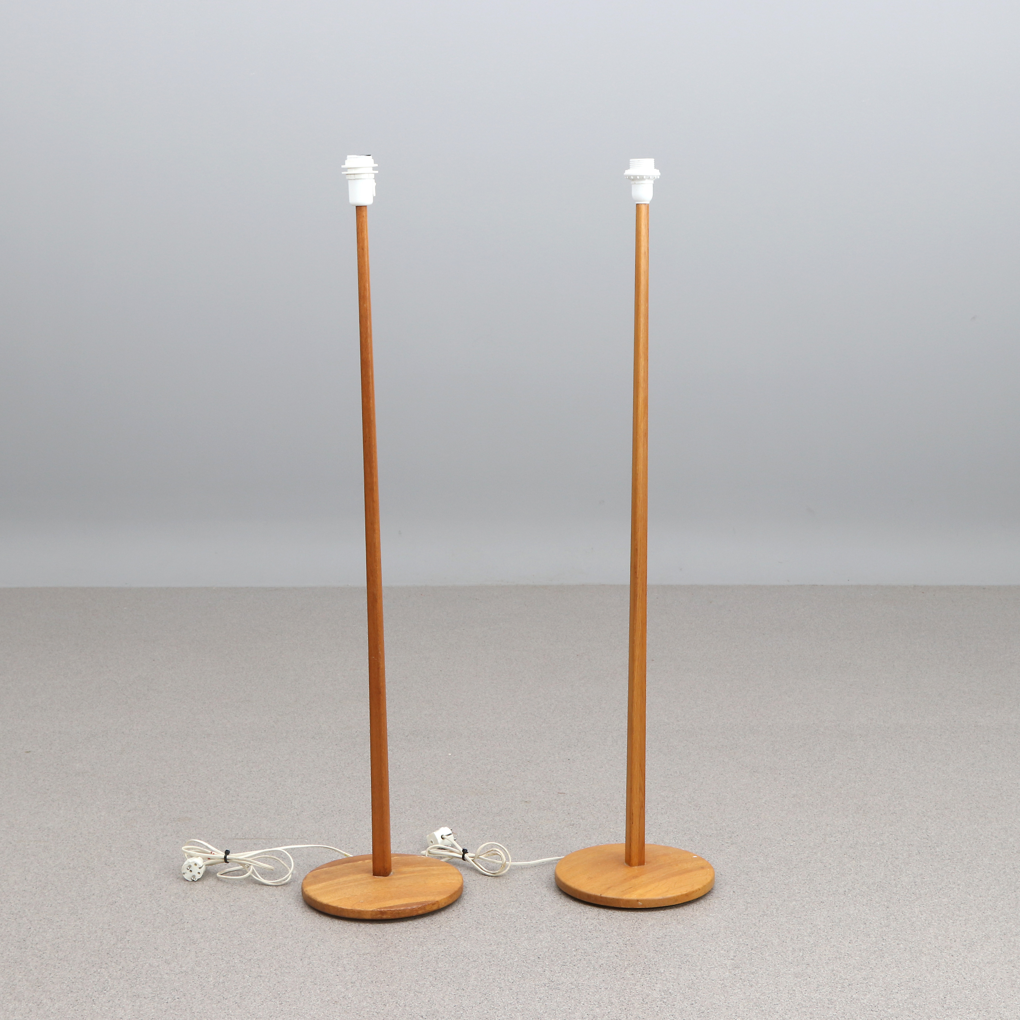 GOLVLAMPOR, ETT PAR. Ek. 1960/70-tal.