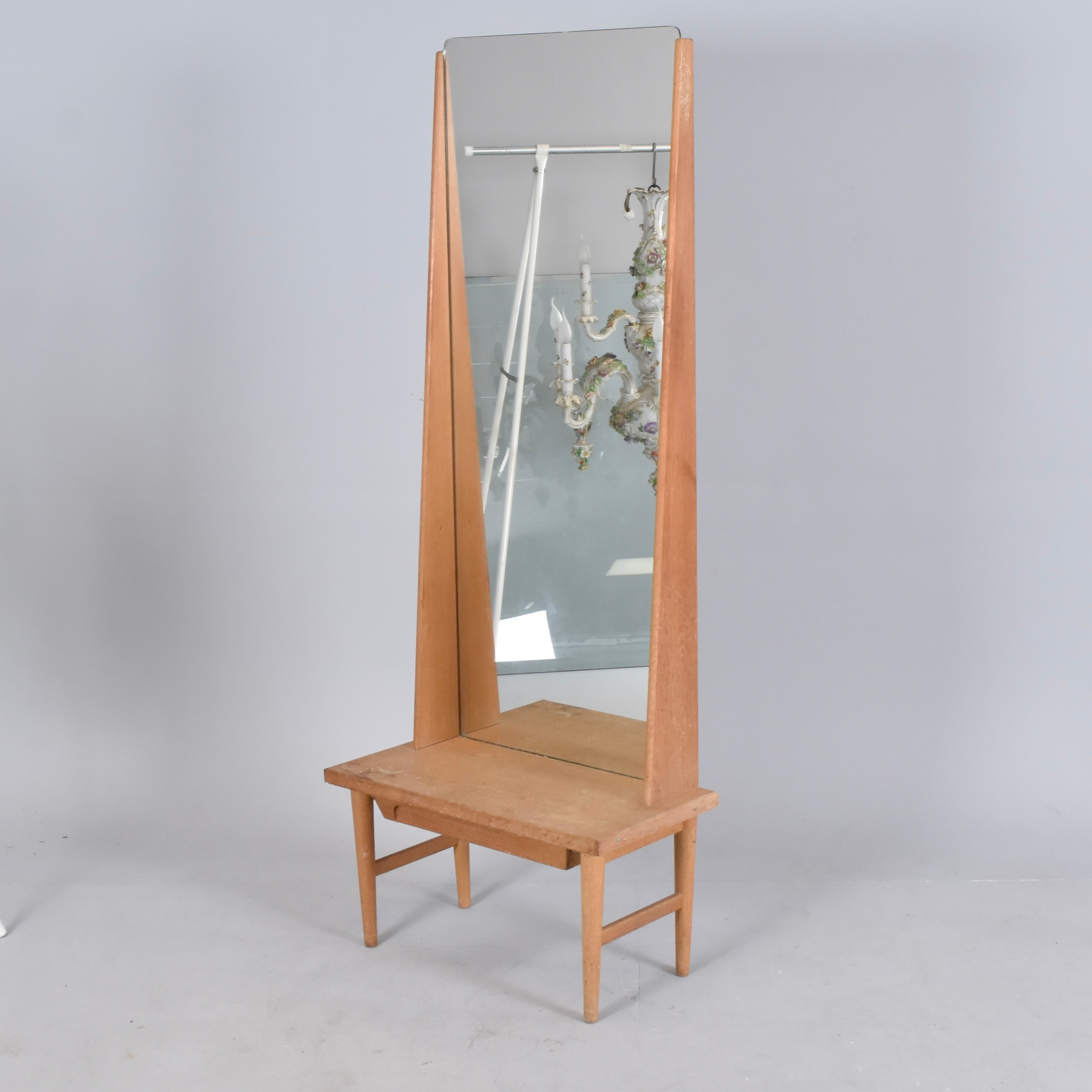 KURT OSTERVIG. Hallmöbel, "Paris", Emmaboda möbelfabrik, 1960-tal.