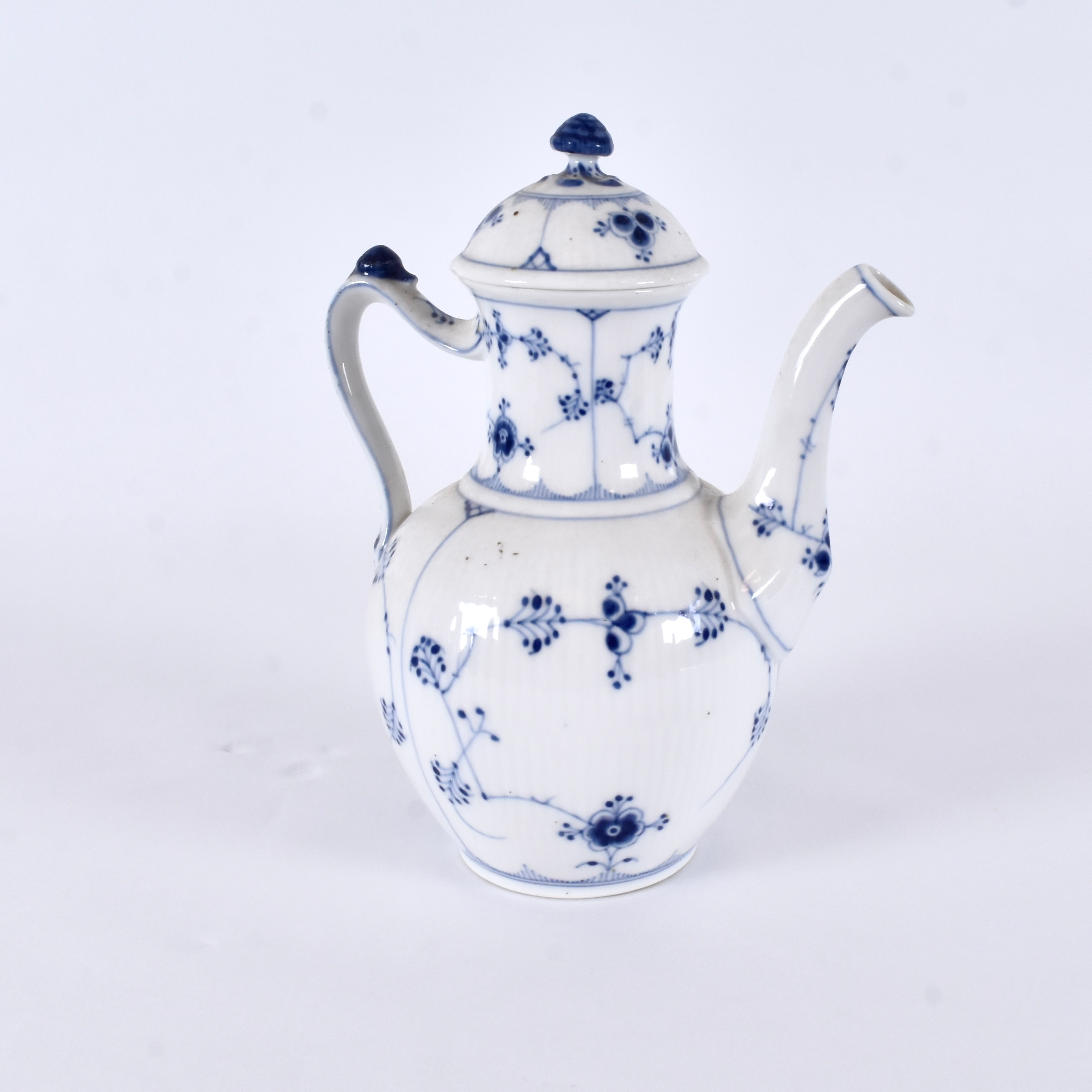 KAFFEKANNA, porslin, "Musselmalet", Royal Copenhagen, Danmark.