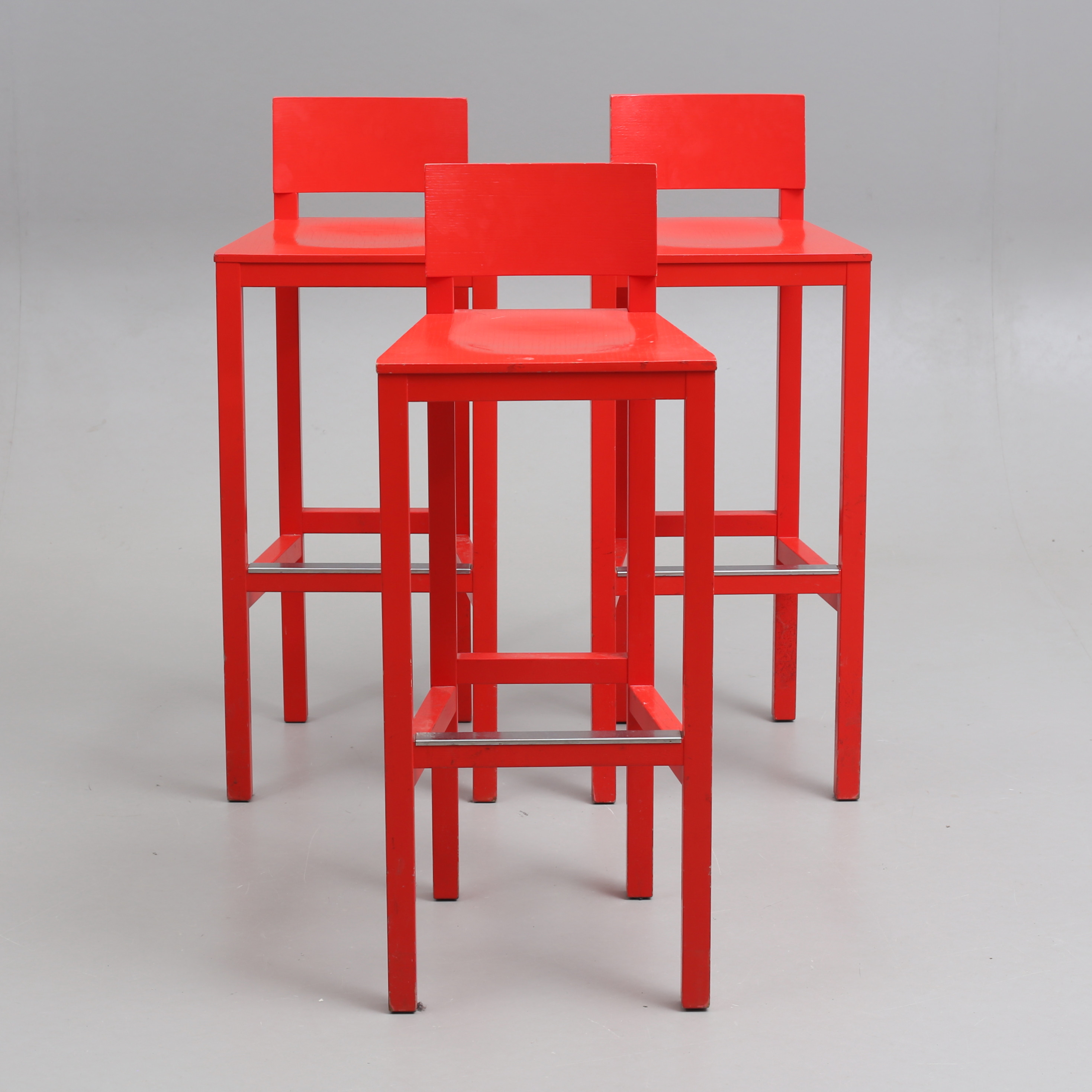 JOEP VAN LIESHOUT. Barstolar, 3 st, "AVL Shaker", röda, brickmärkta Moooi.