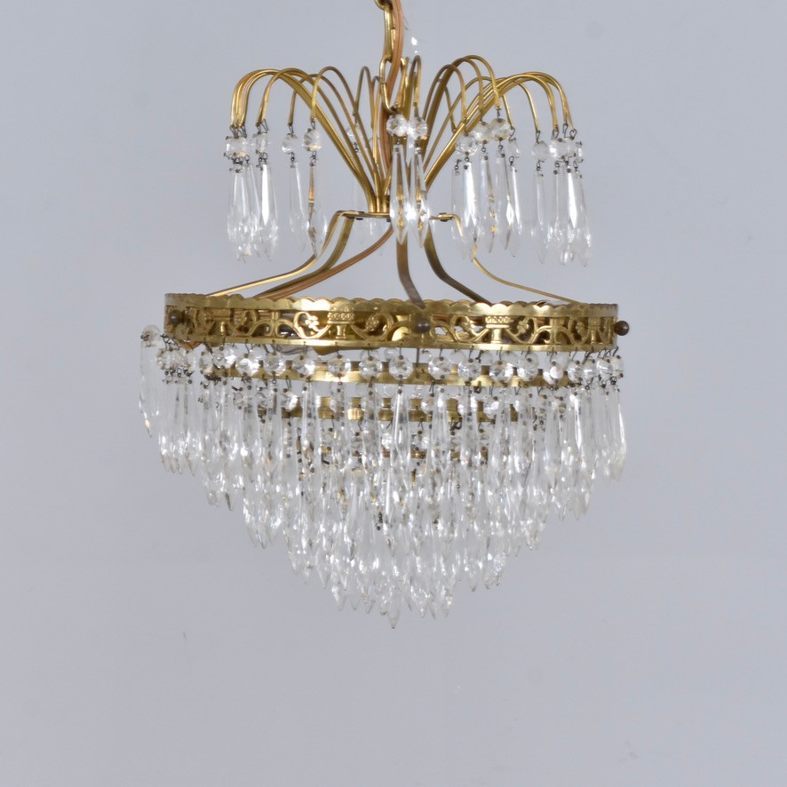 HALLAMPA, mässing med prismor, 1900-talets mitt.