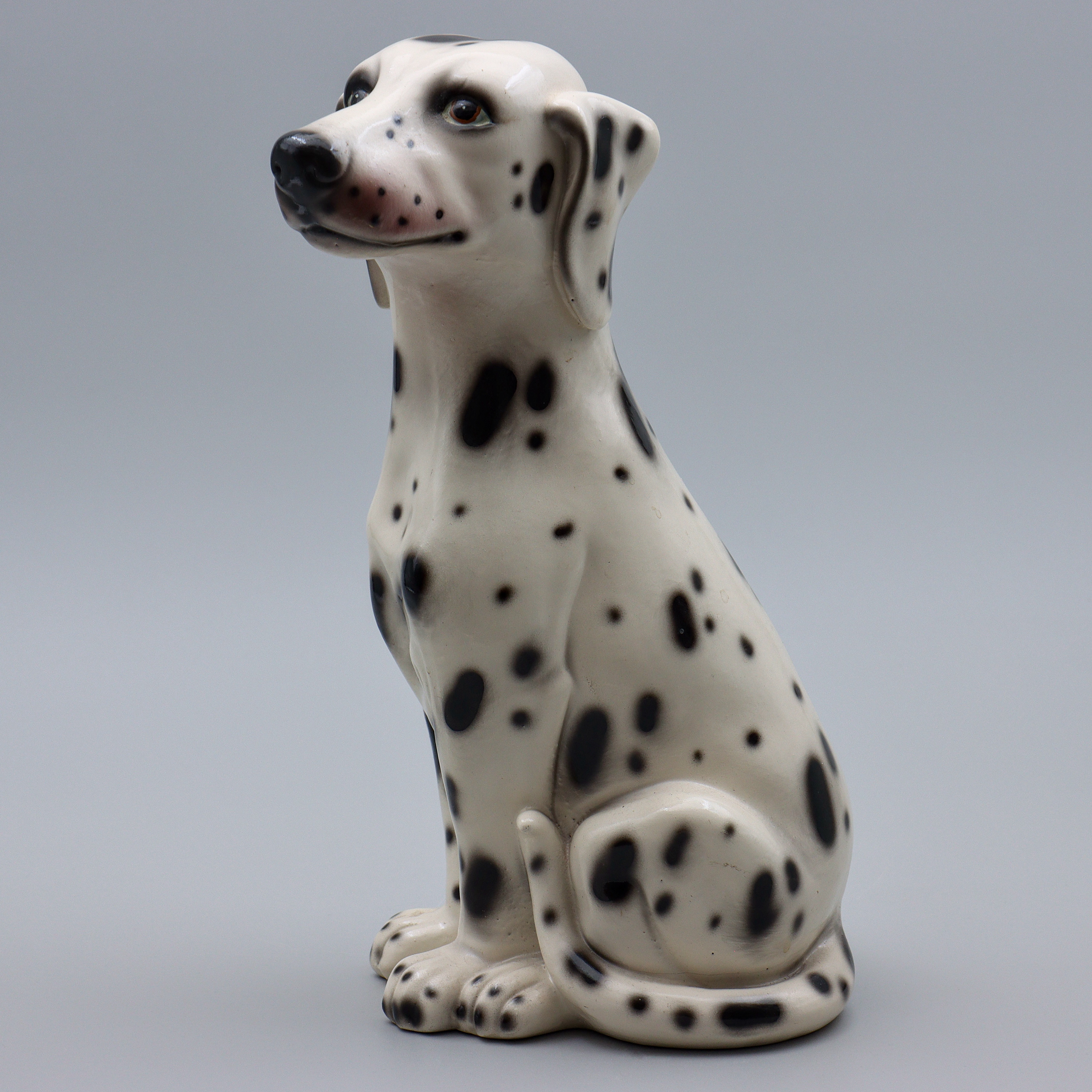GOLVFIGURIN "DALMATIN" 1900-TALETS ANDRA HÄLFT, PORSLIN/KERAMIK.
