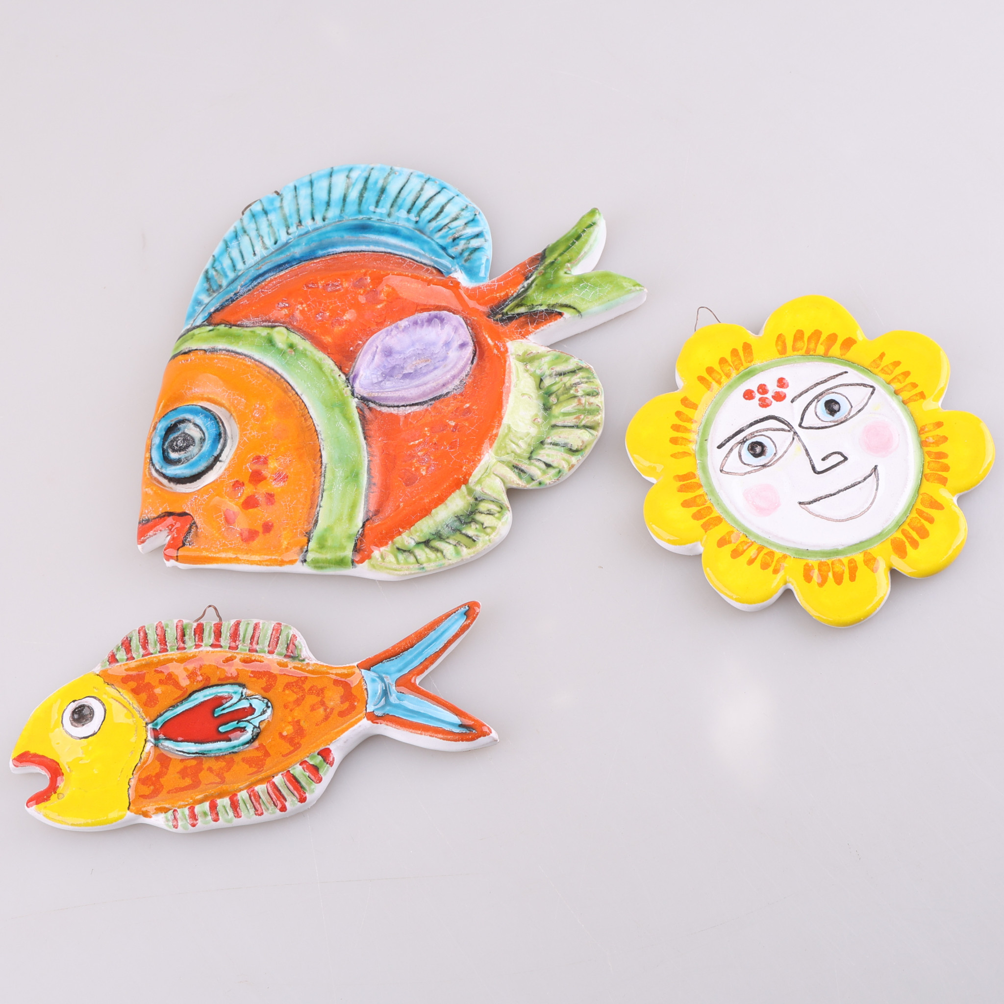 GIOVANNI DESIMONE. Väggplaketter, 3 stycken, signerade, Italien.