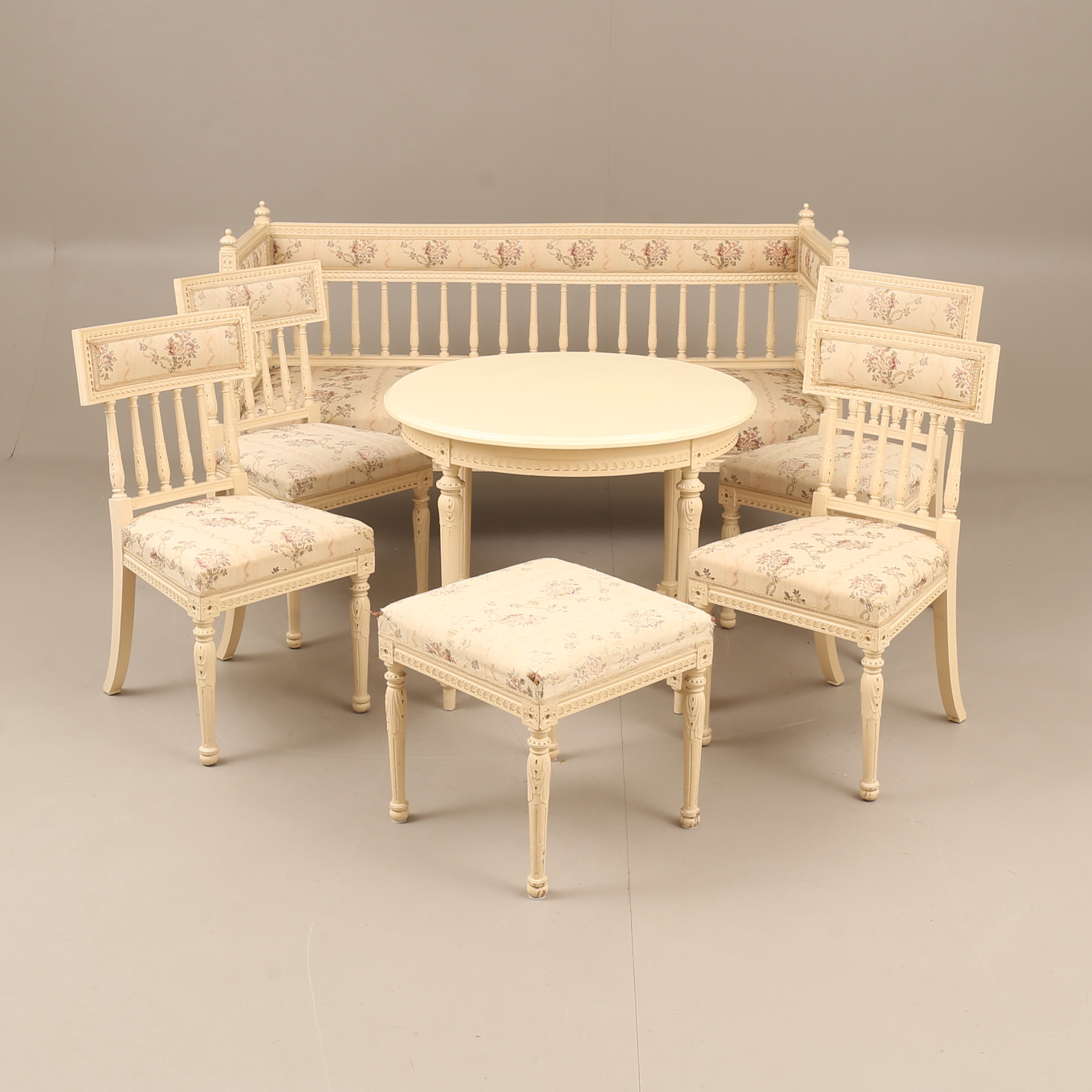 SALONGSMÖBEL, 7 delar, gustaviansk stil, 1900-talets första del.