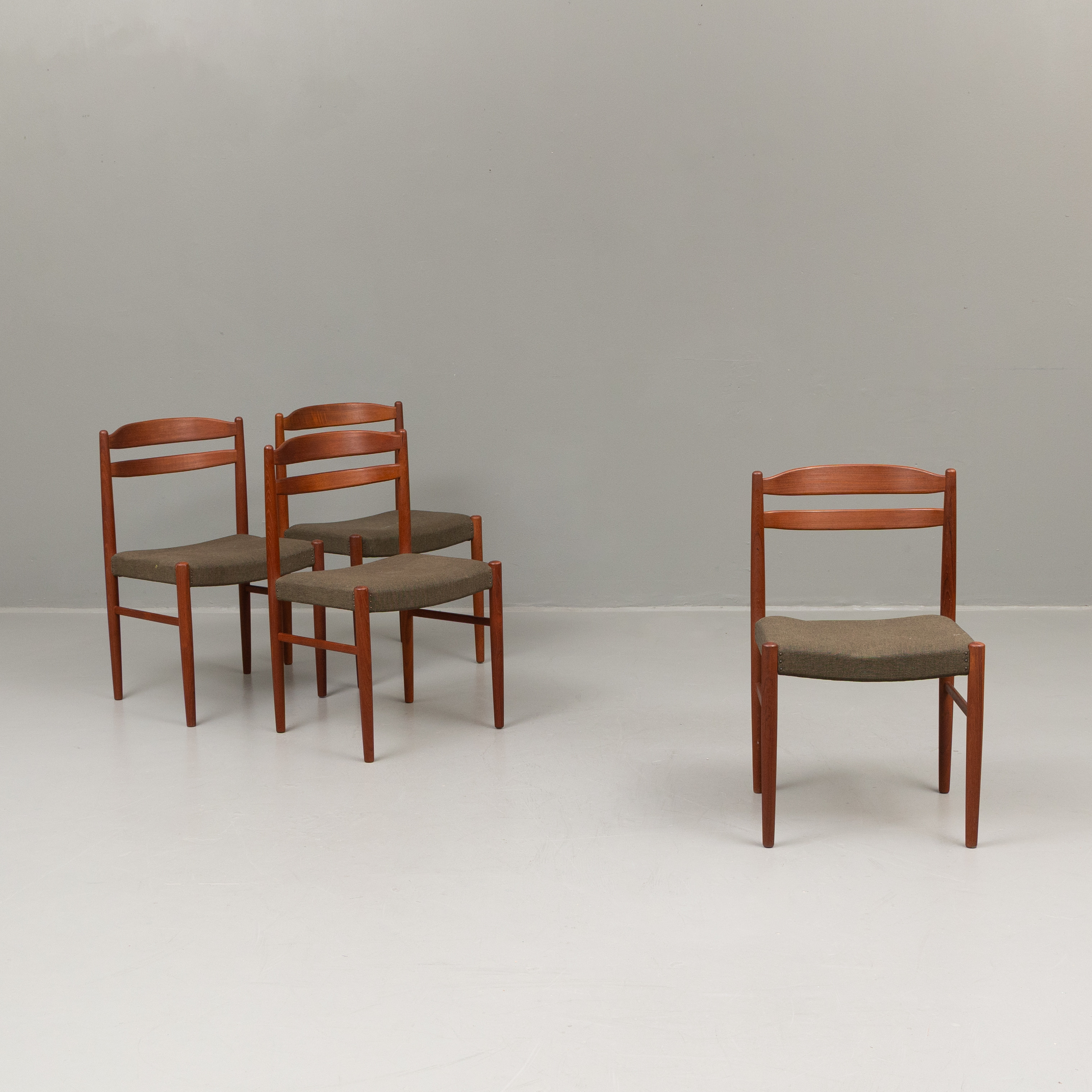 STOLAR, 4 st. A.B. Johansson & söner, Hyssna, Sweden.