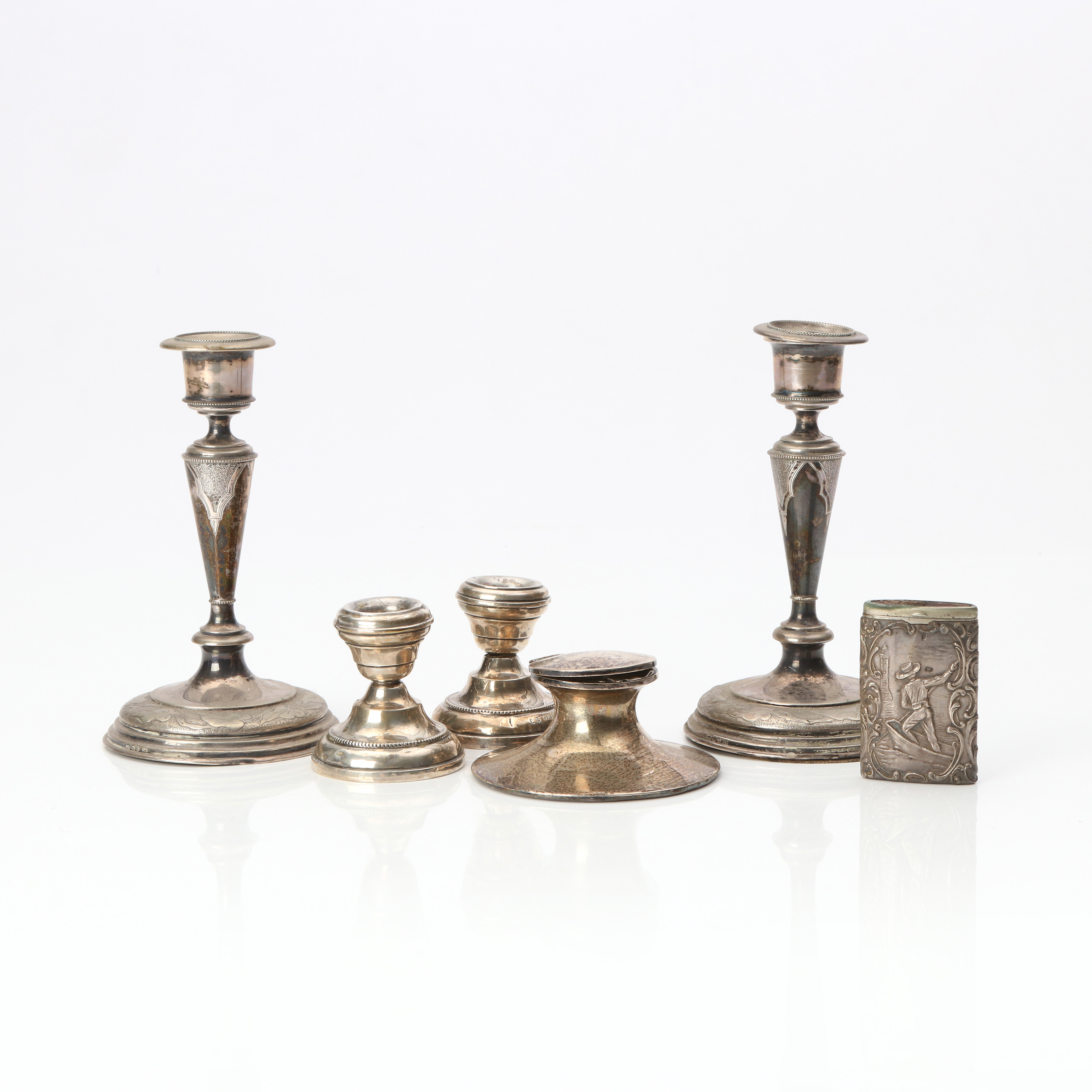 SILVER, SEX DELAR. Med fyllda fötter och andra material.