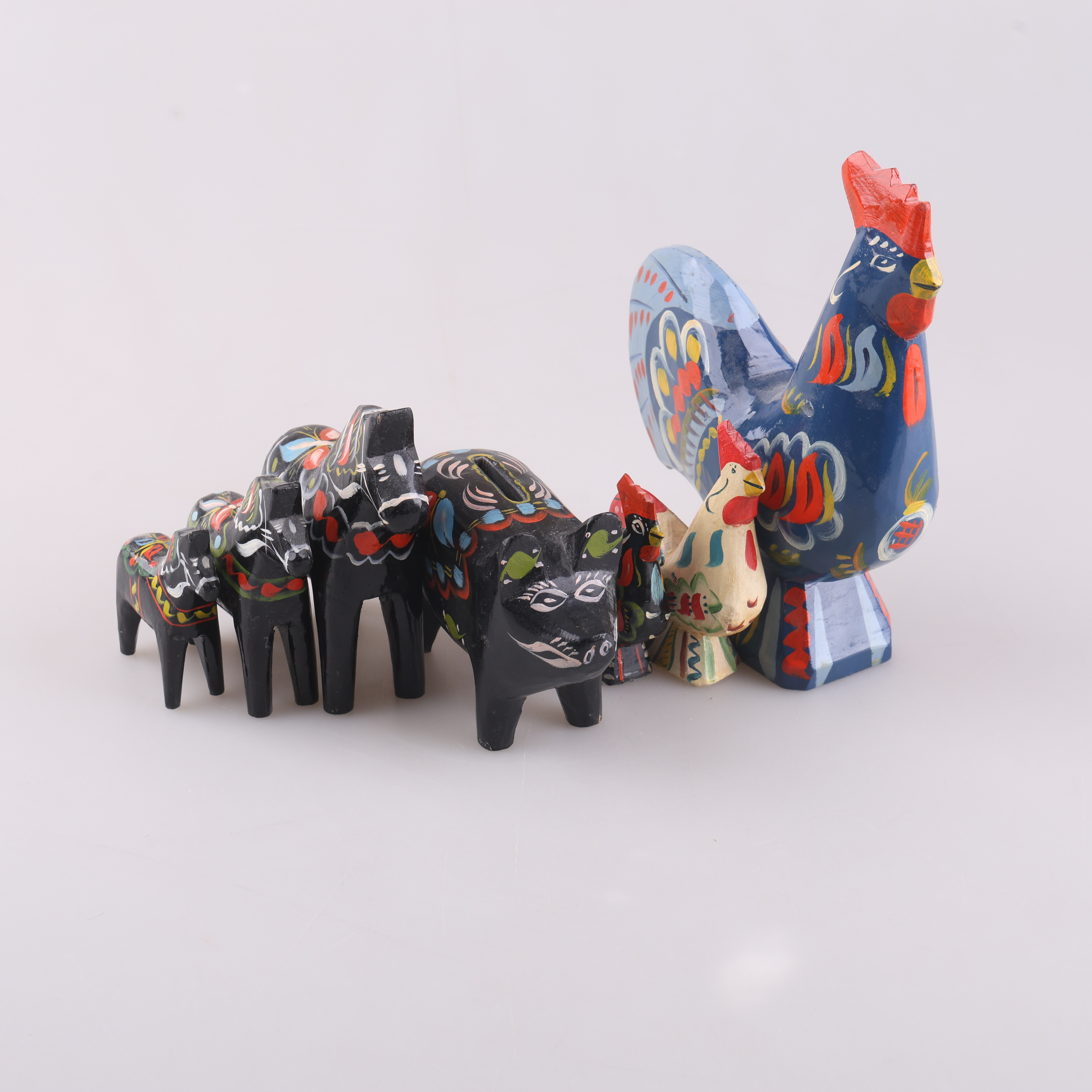 DALAHÄSTAR, TUPPAR, GRIS, 7 delar, hemslöjd, trä, bl.a Nils Olsson.