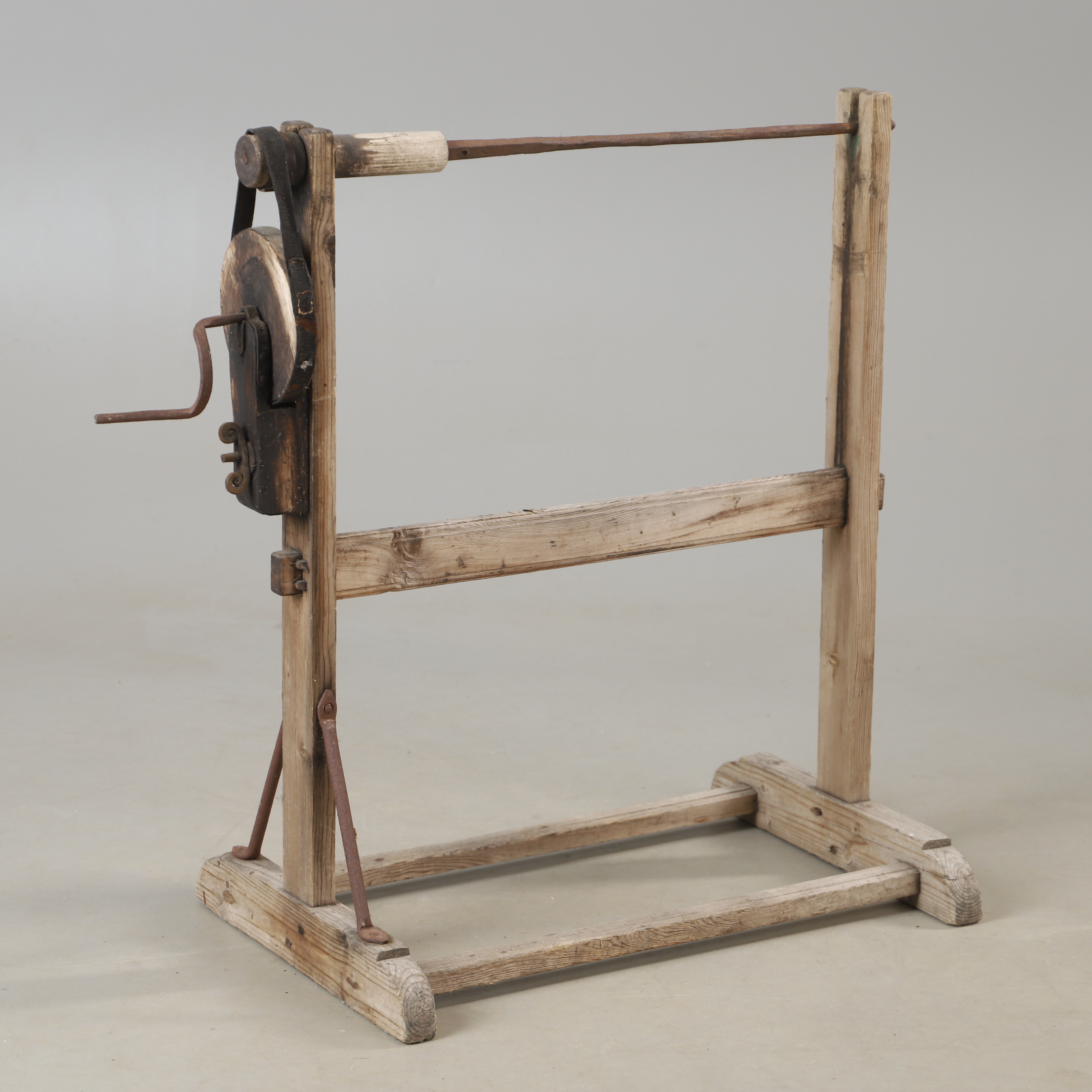 BANDVÄVSTOL, furu och smide, 1800/1900-tal.