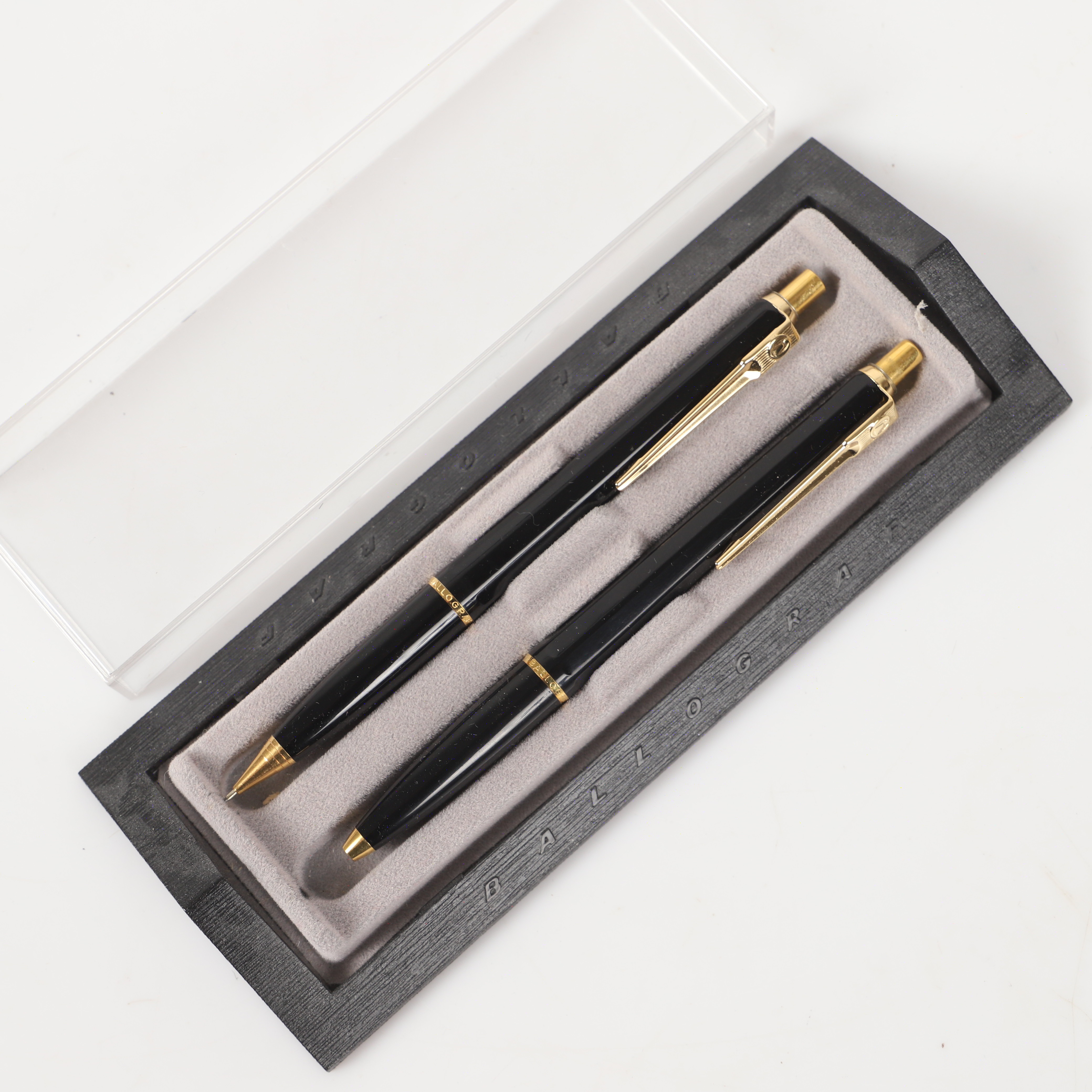 BLÄCK- OCH STIFTPENNOR, 2 stycken, Ballograf, Göteborg, 1900-tal.