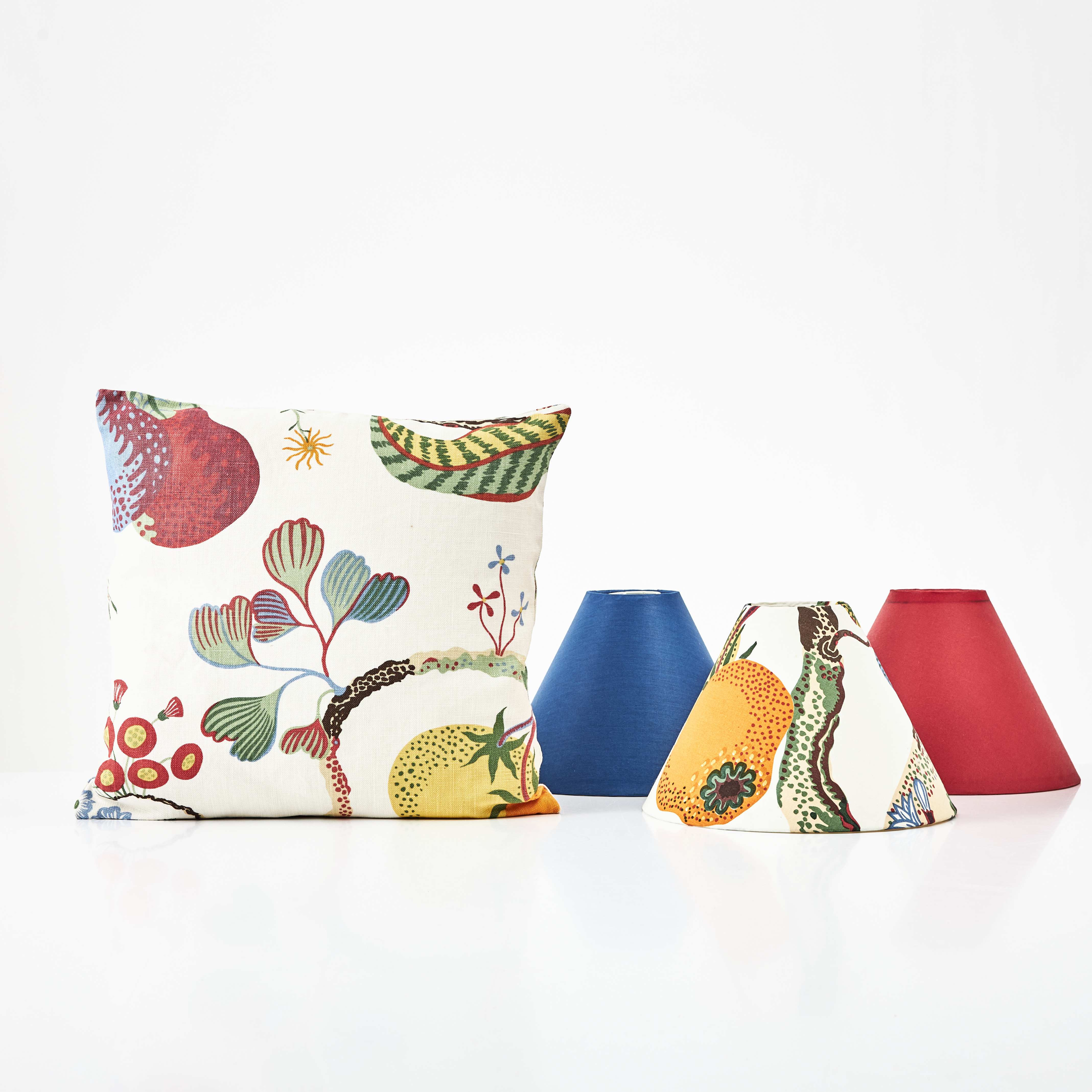 FIRMA SVENSKT TENN. Kudde, inerkudde Engmo, Lampskärmar 3 st.