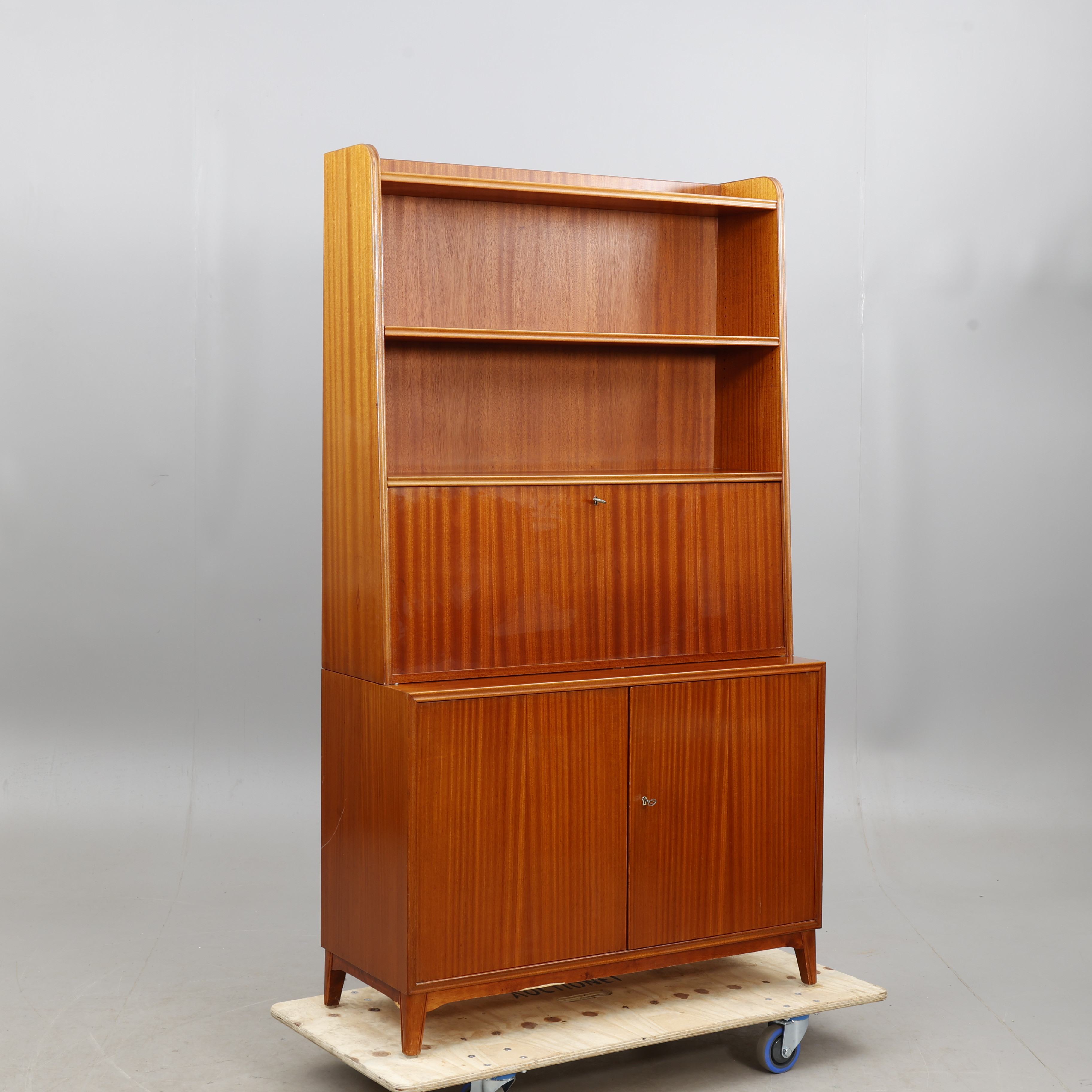 BOKHYLLA med skåp o skrivskiva, teak, 1960/70-tal.