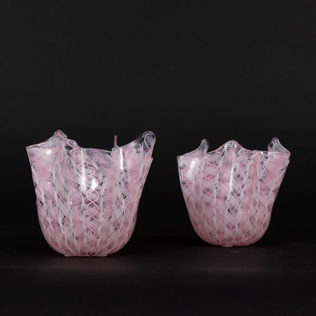 NÄSDUKSVASER, 2 st, glas, Murano, Italien.