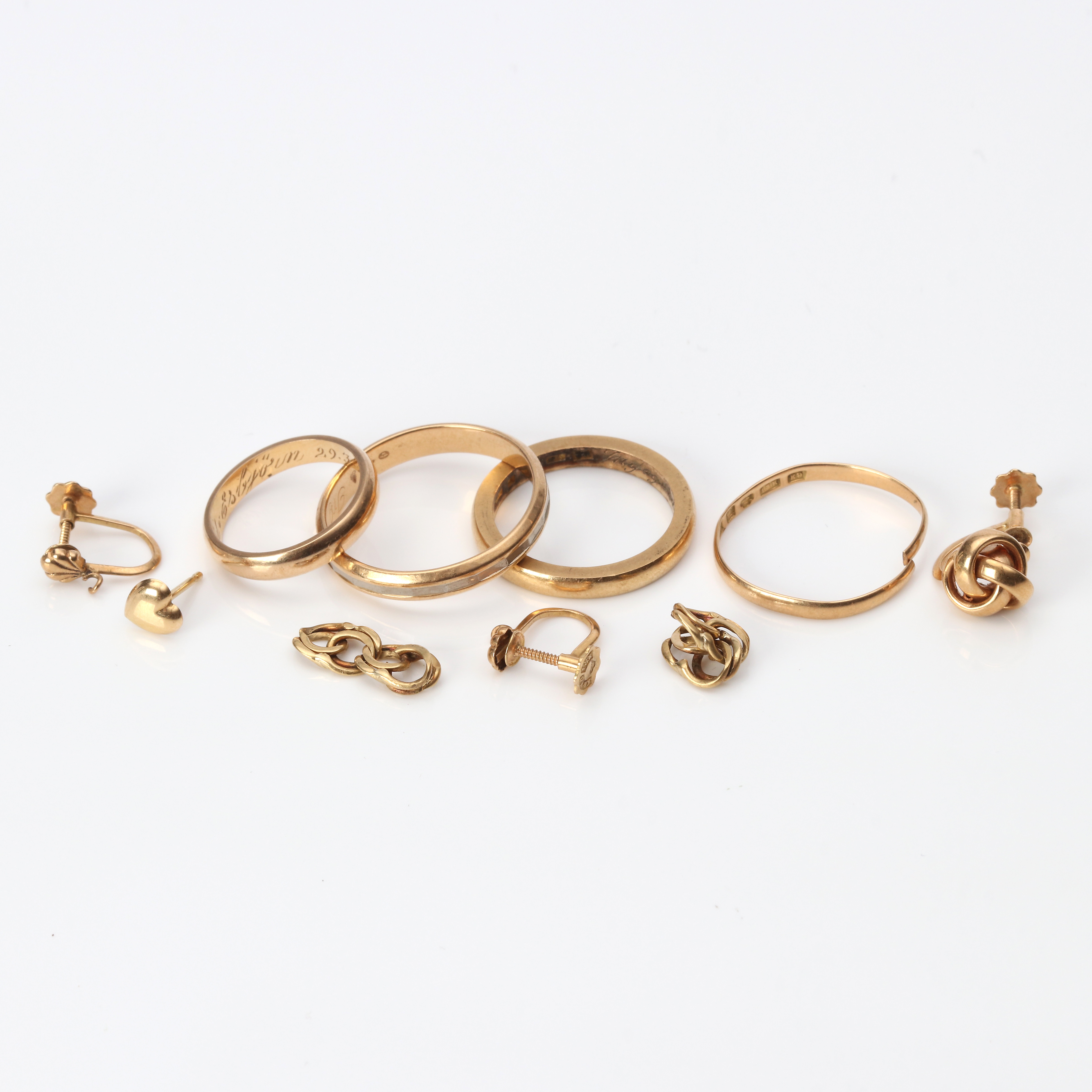 PARTI GULDFÖREMÅL. 18k guld, vikt ca 20,0 gram.