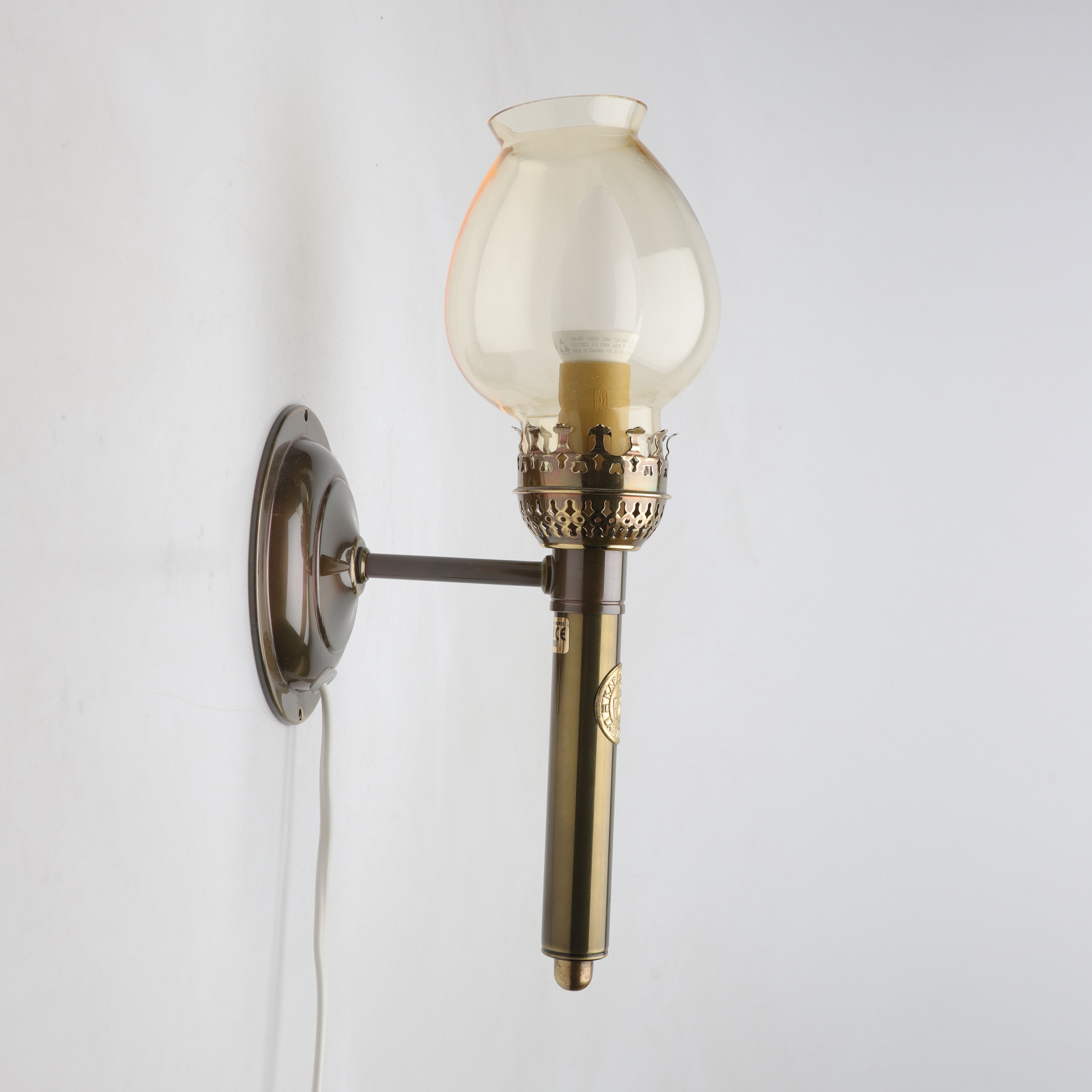 VÄGGLAMPA, Glas och gulmetall, Karlskrona lampfabrik.