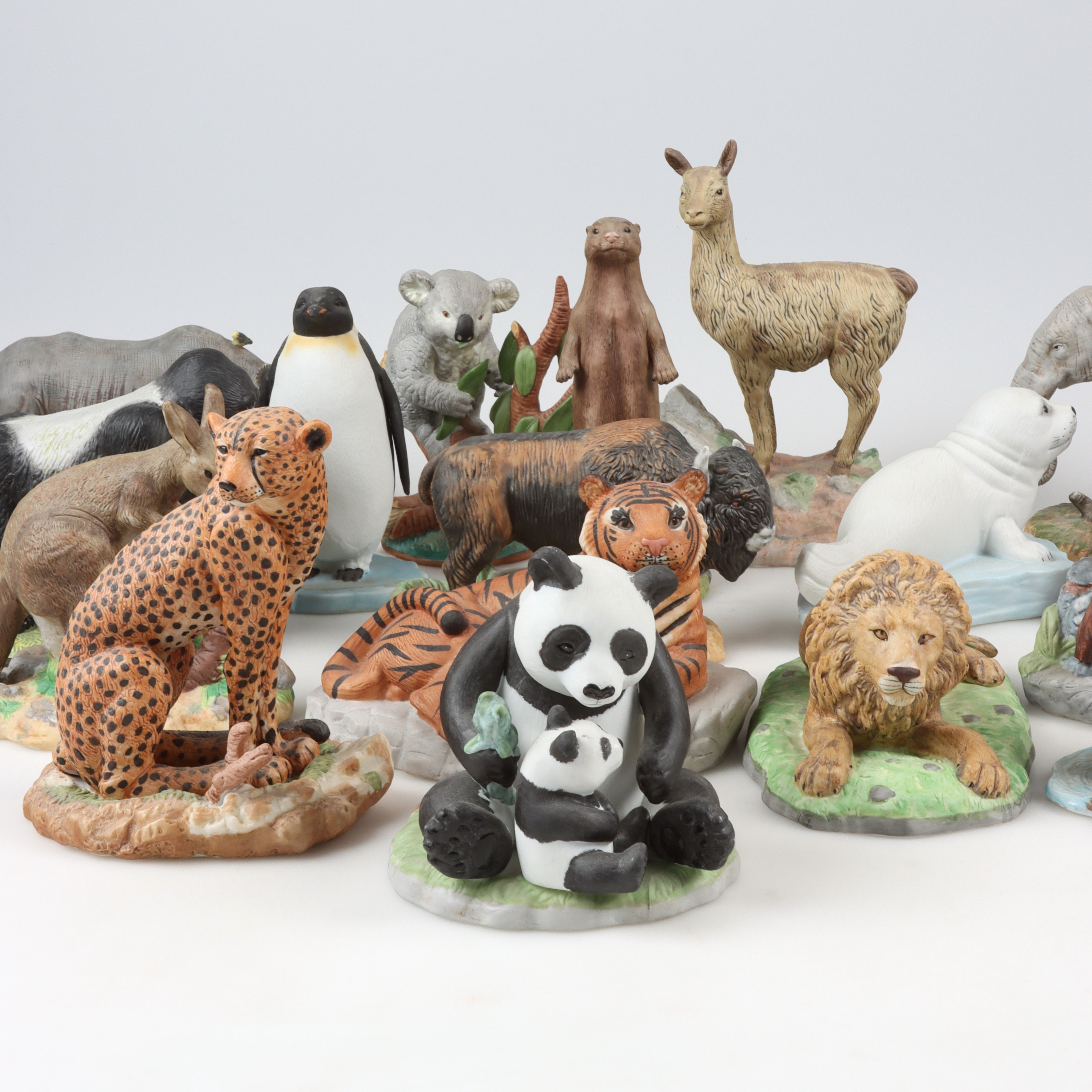 FIGURINER, 17 st, djur, porslin, Svenskt glas, 1900-talets senare del.