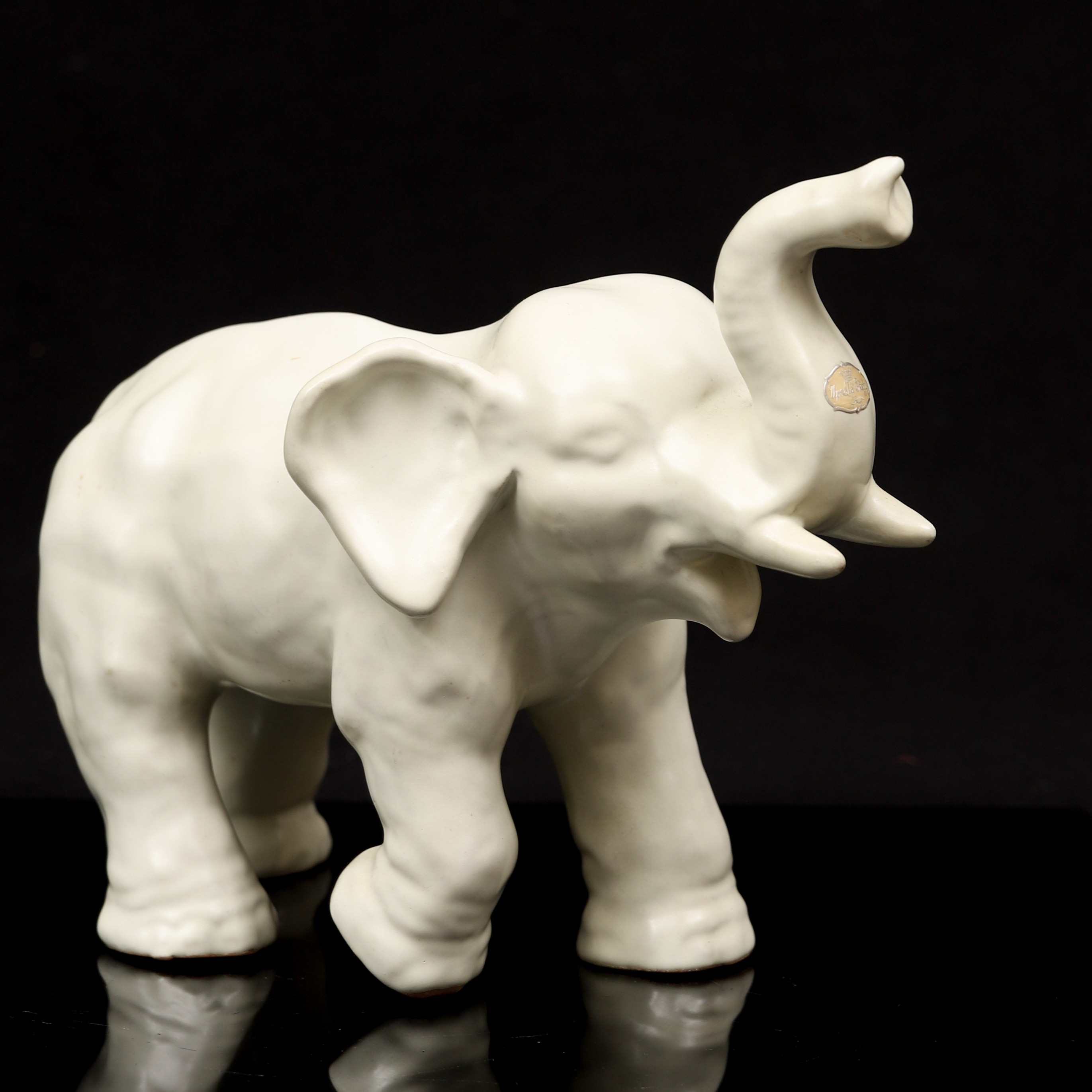 VIKTOR WESTBERG. Figurin, elefant, Upsala-Ekeby, 1930/40-tal.