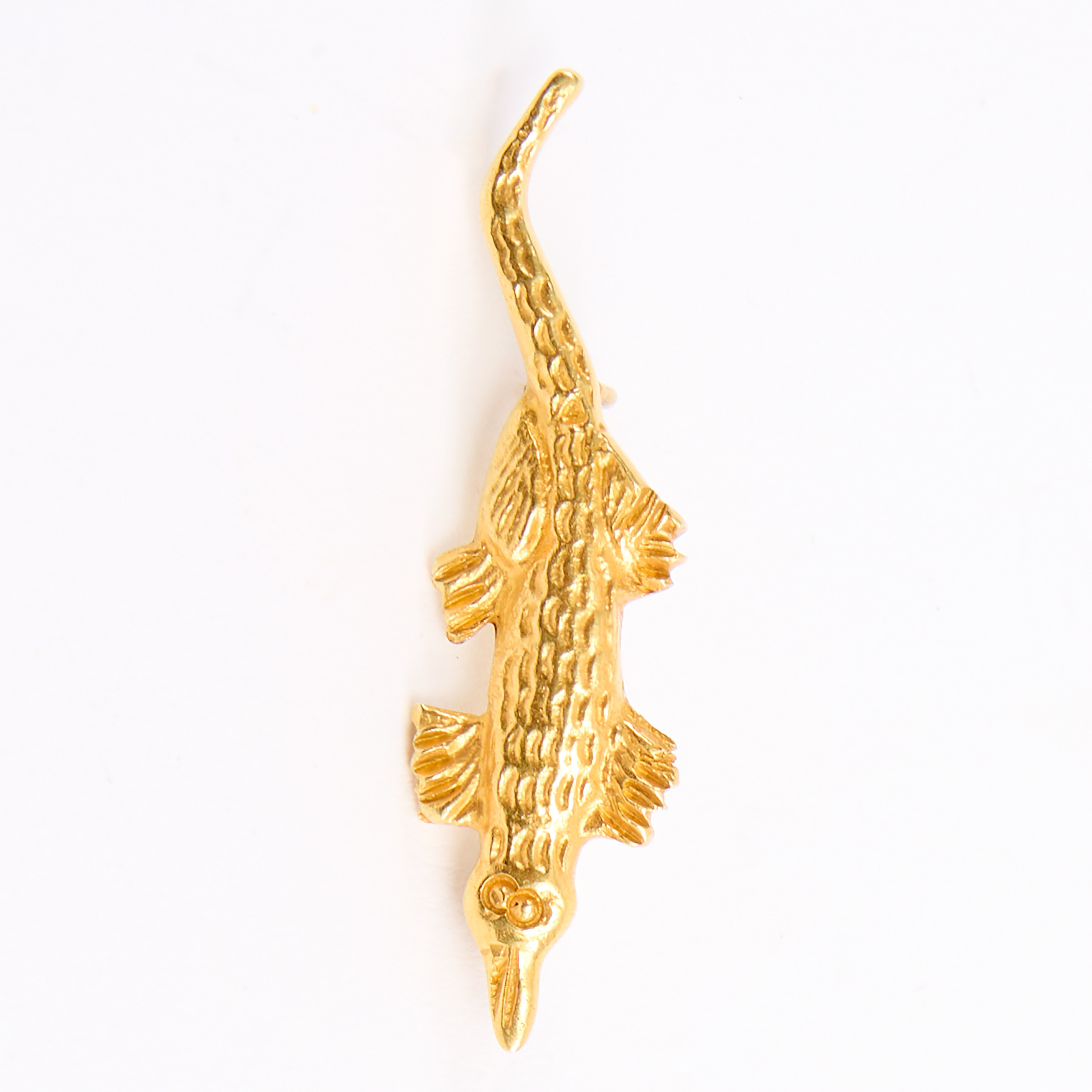 BROSCH/HÄNGE, i form av krokodil, guld 14K.