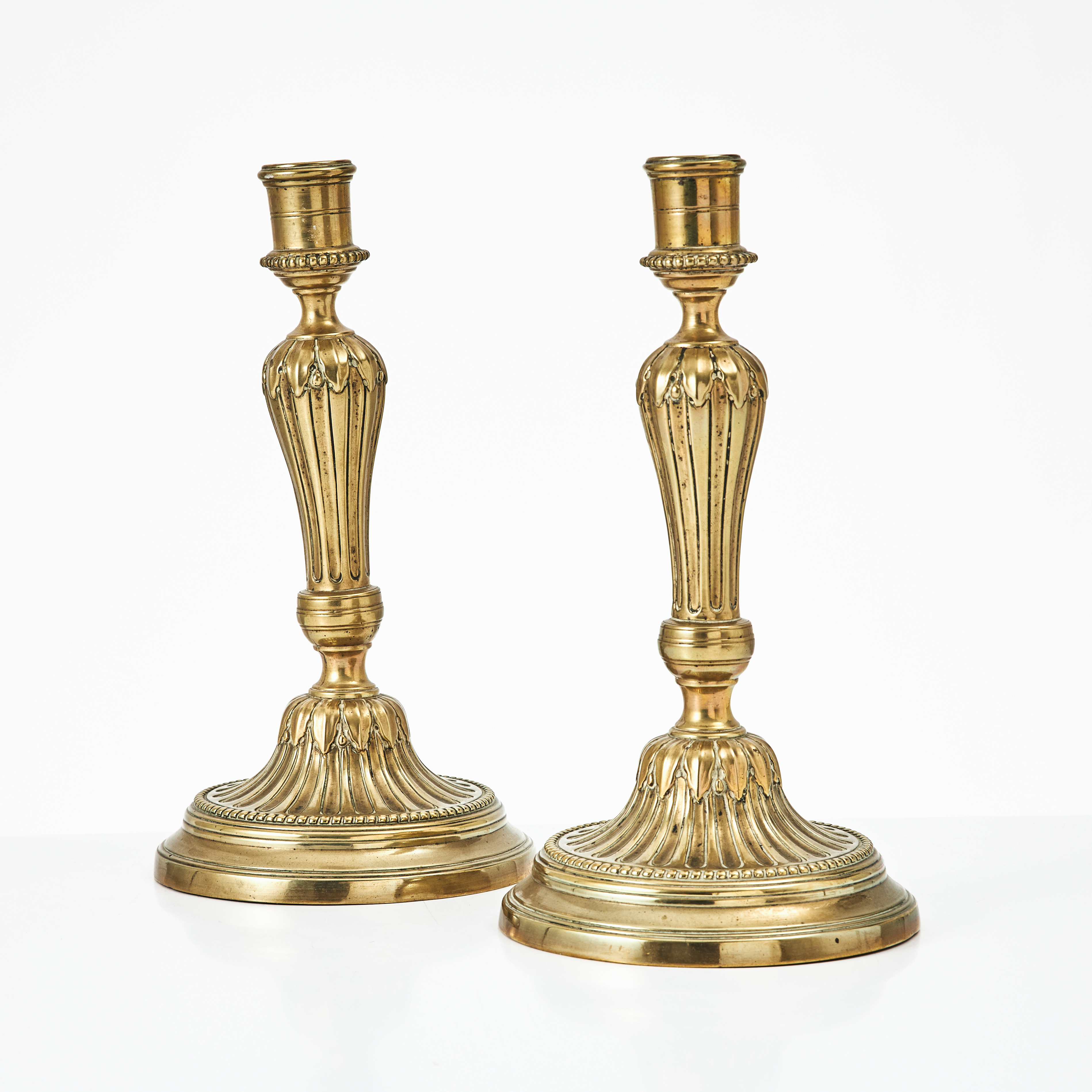 LJUSSTAKAR, 1 par, sengustavianska, omkring 1800.