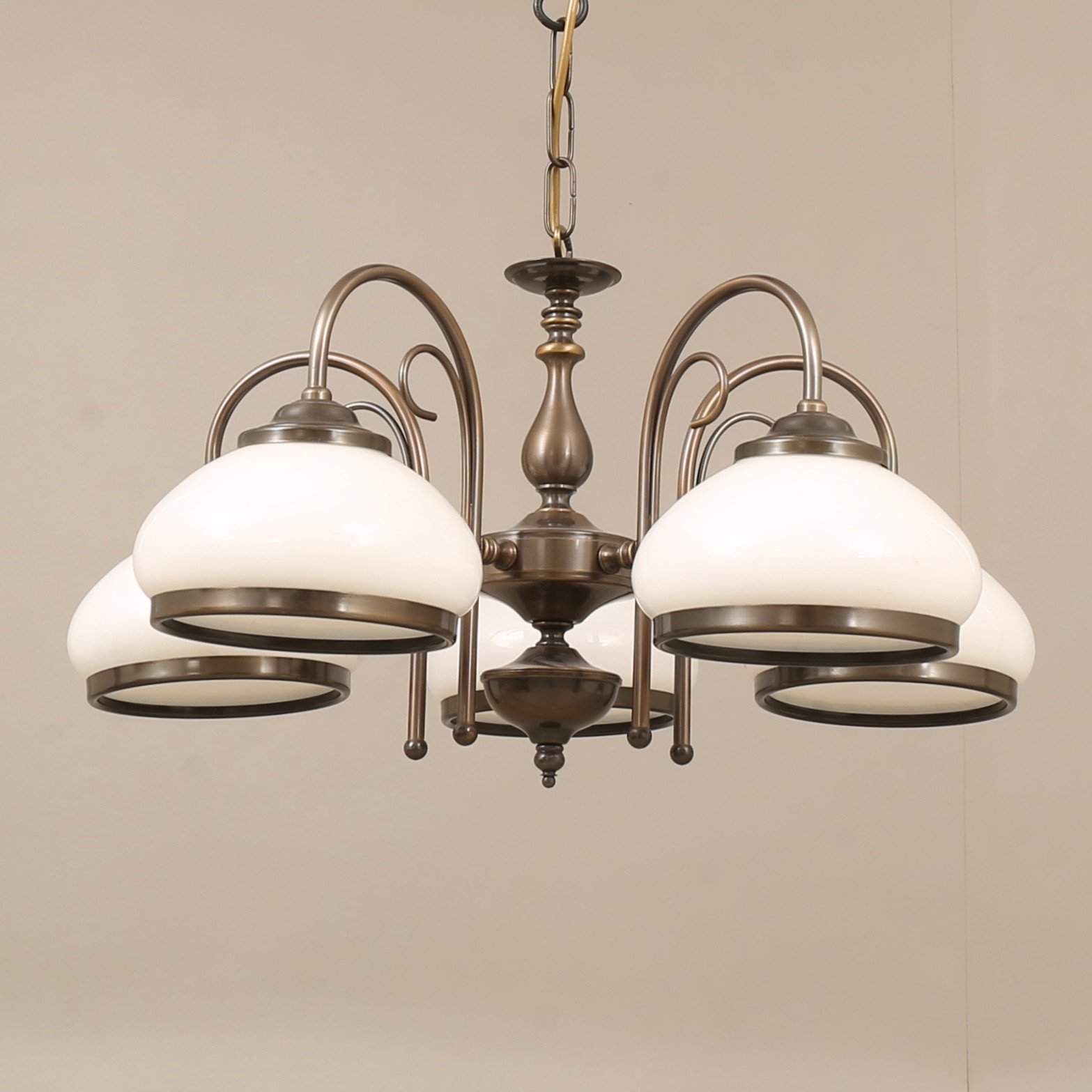 TAKLAMPA, glas och metall, samtida.