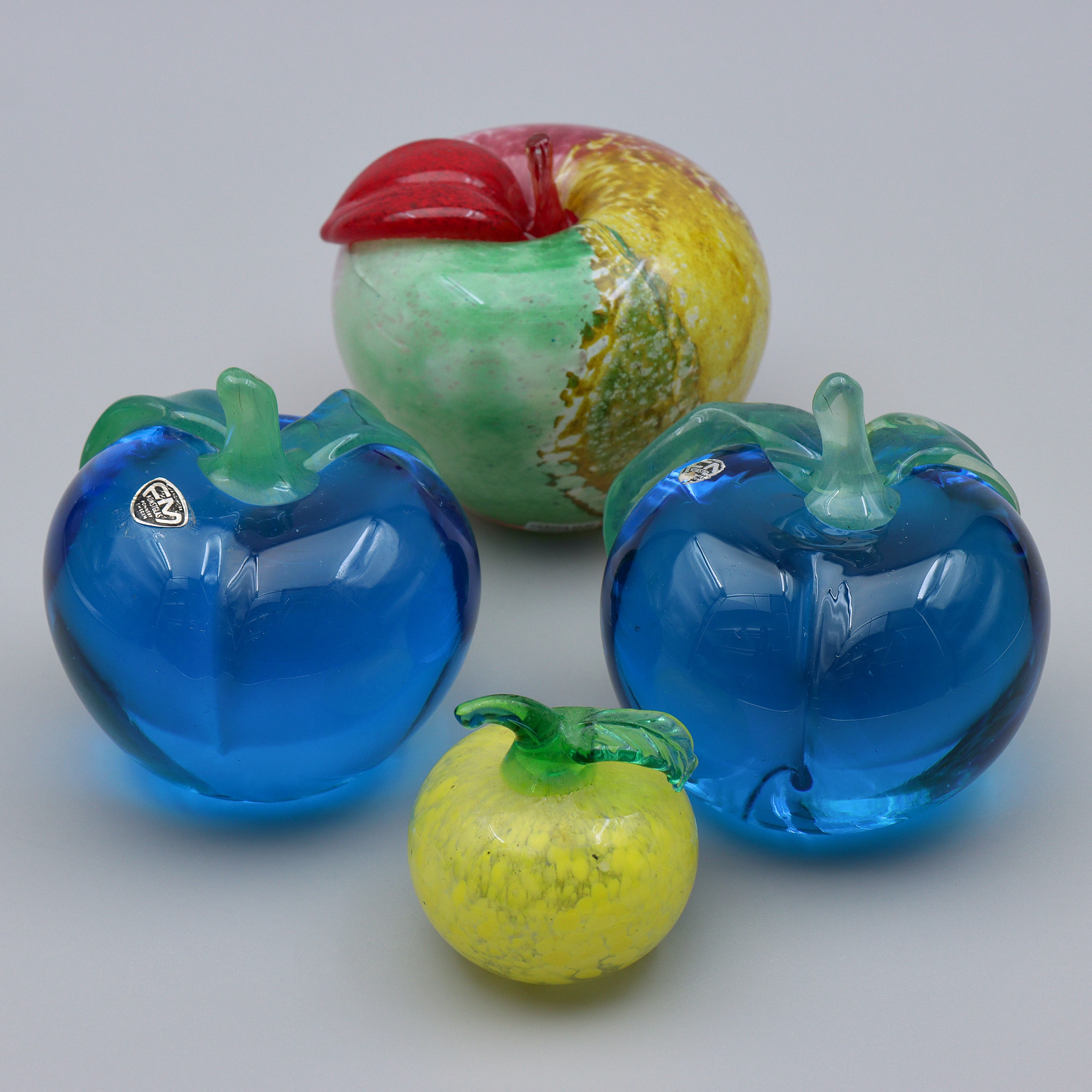 4 GLASÄPPLEN, GRÄNNA GLAS, FM KONSTGLAS RONNEBY.