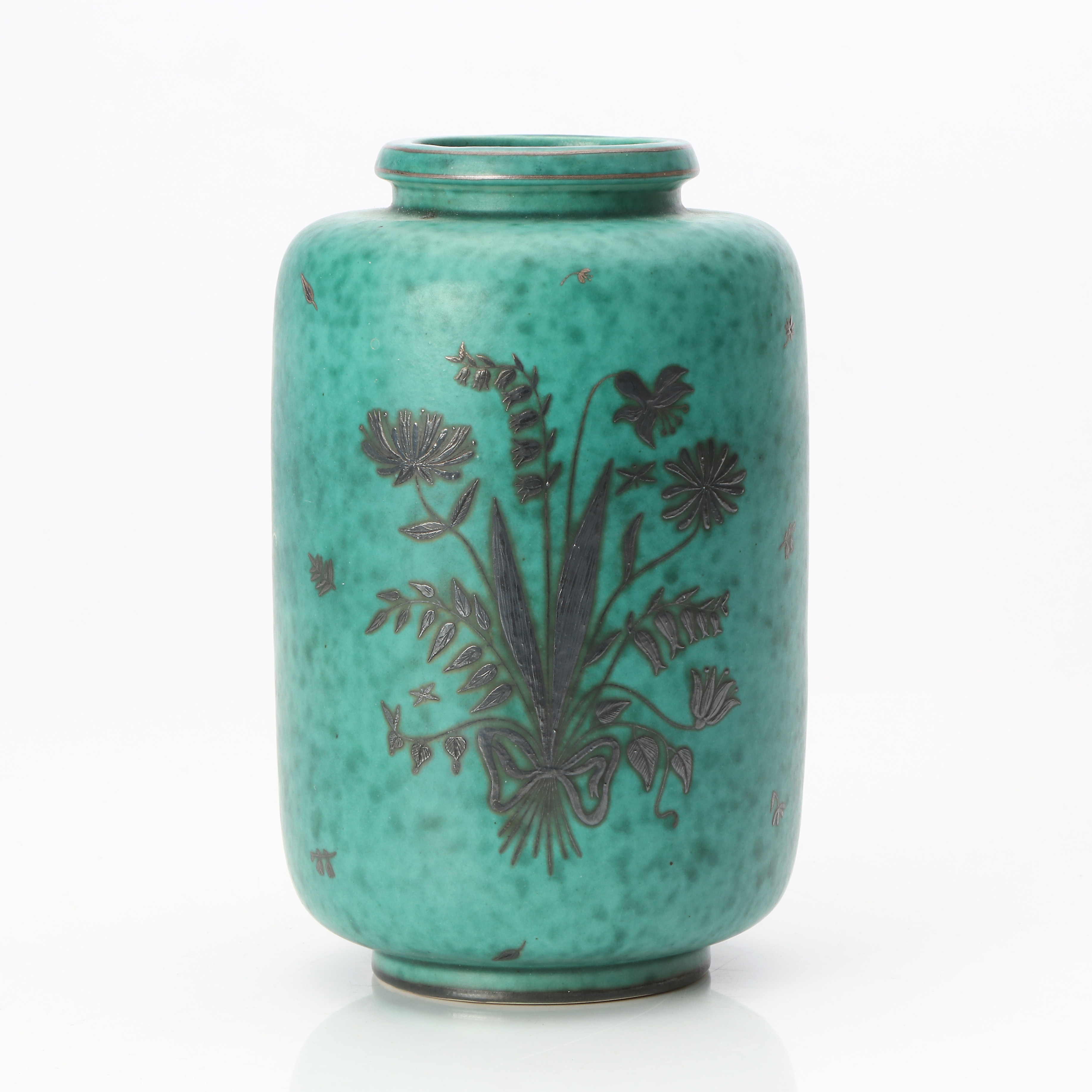 WILHELM KÅGE. VAS. Stengods med silverdekor. "Argenta". Gustavsberg. Märkt undertill.