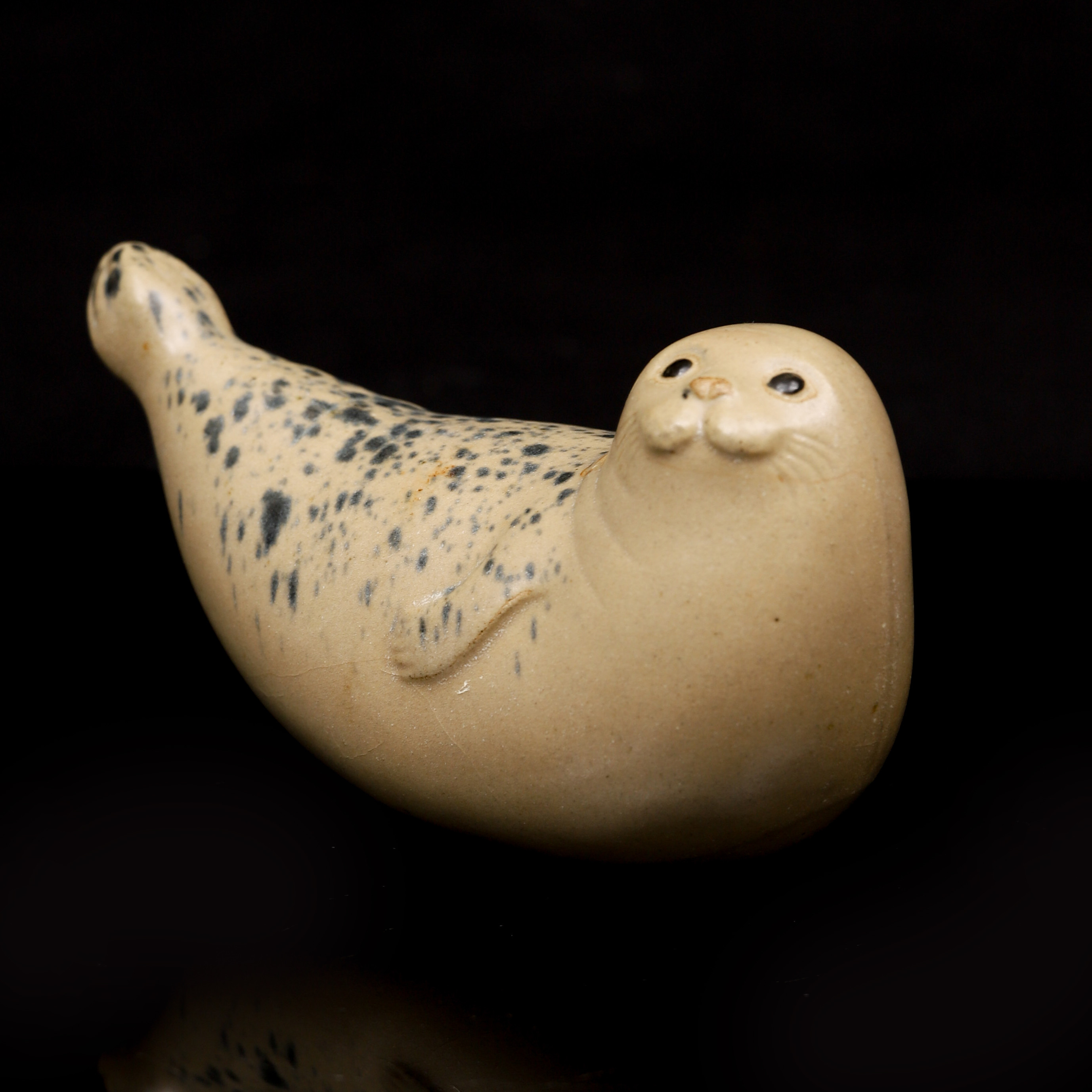 LISA LARSON. Figurin, säl, Jie-Keramik, 1990-tal.