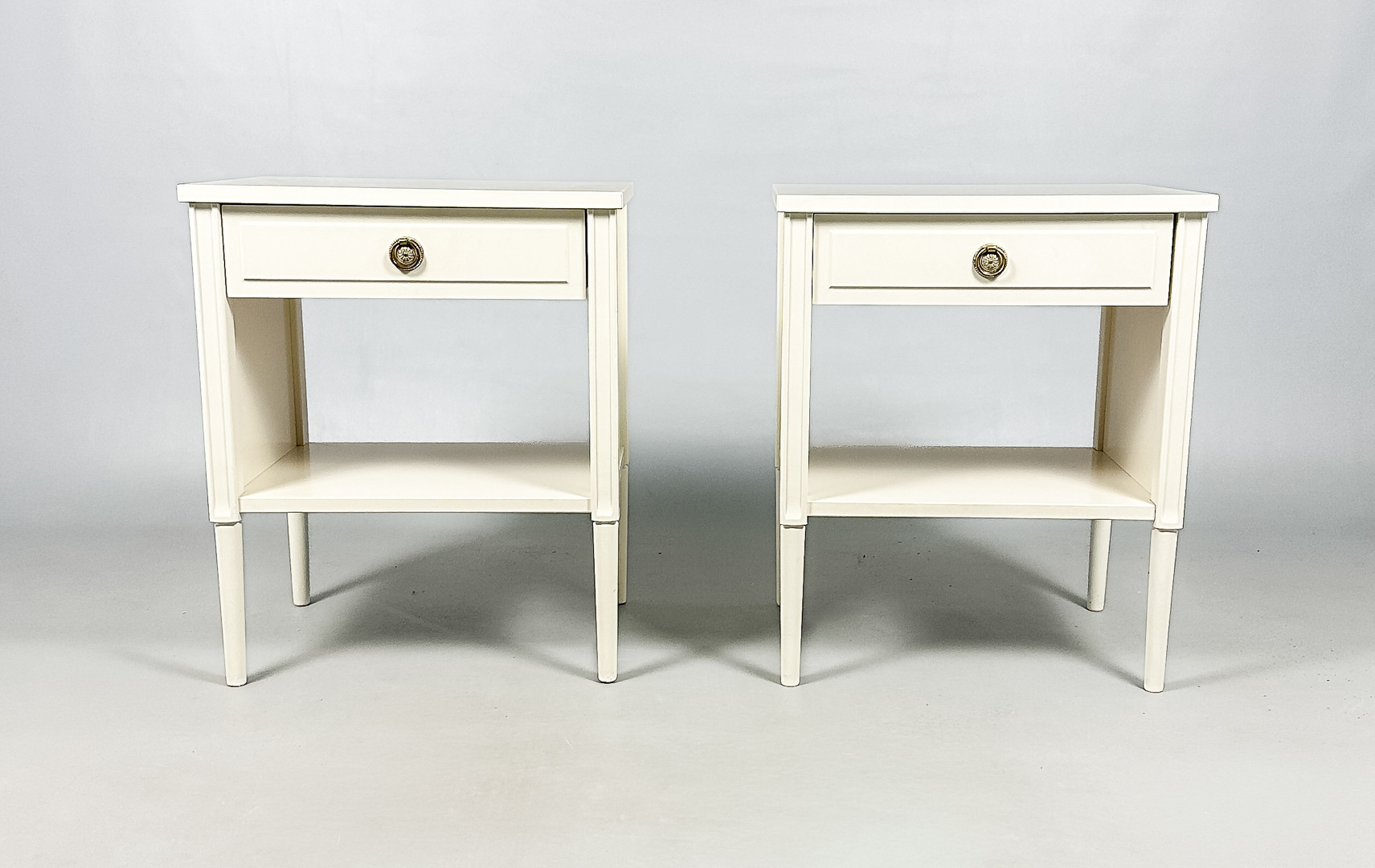 NATTDUKSBORD, ett par, 1900-tal.