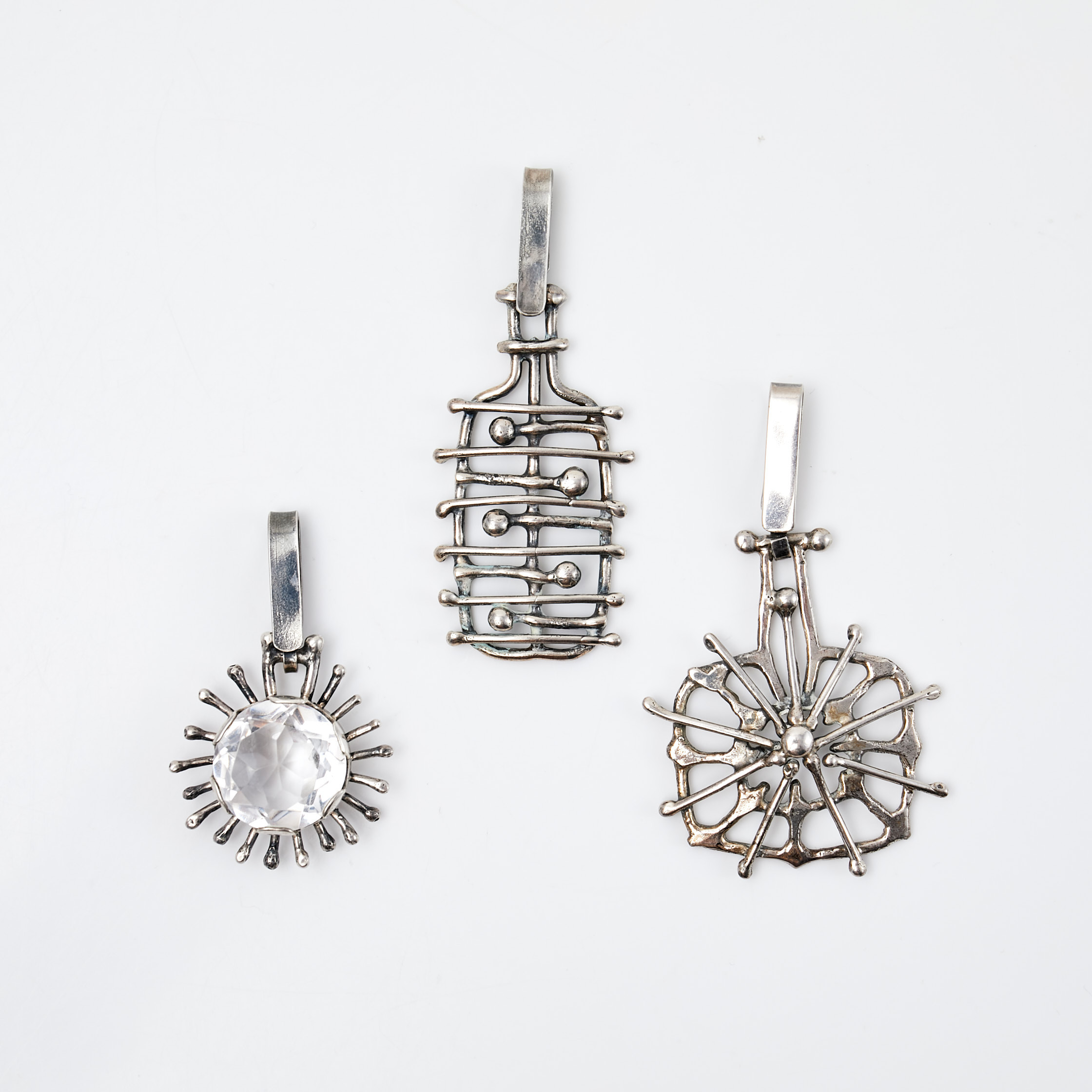 JOACHIM KLINTZ. HÄNGEN, 3 st., silver, 1 fasettslipad bergkristall, Stockholm, 1972 samt 1973.