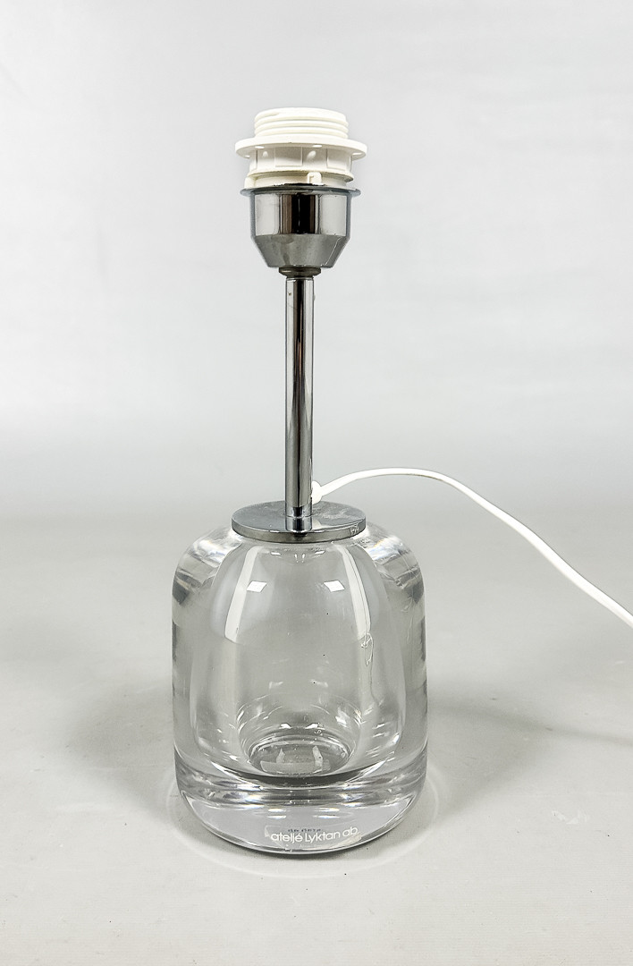 BORDSLAMPA, glas, kromat metall, Ateljé Lyktan, Åhus, 1986.