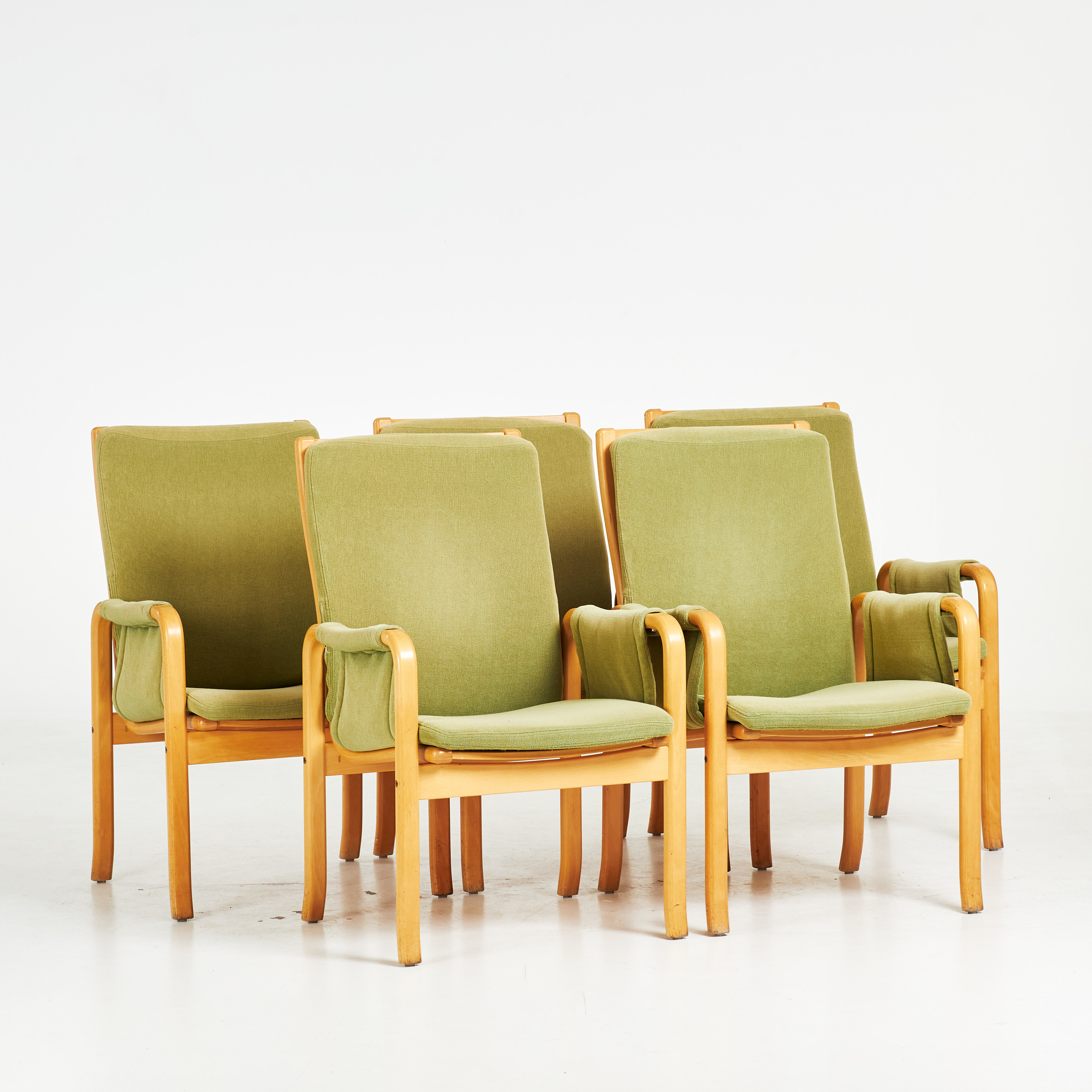 YNGVE EKSTRÖM. Karmstolar, 5 st, stomme i bok, klädsel i textil, brännmärkta, för Swedese.