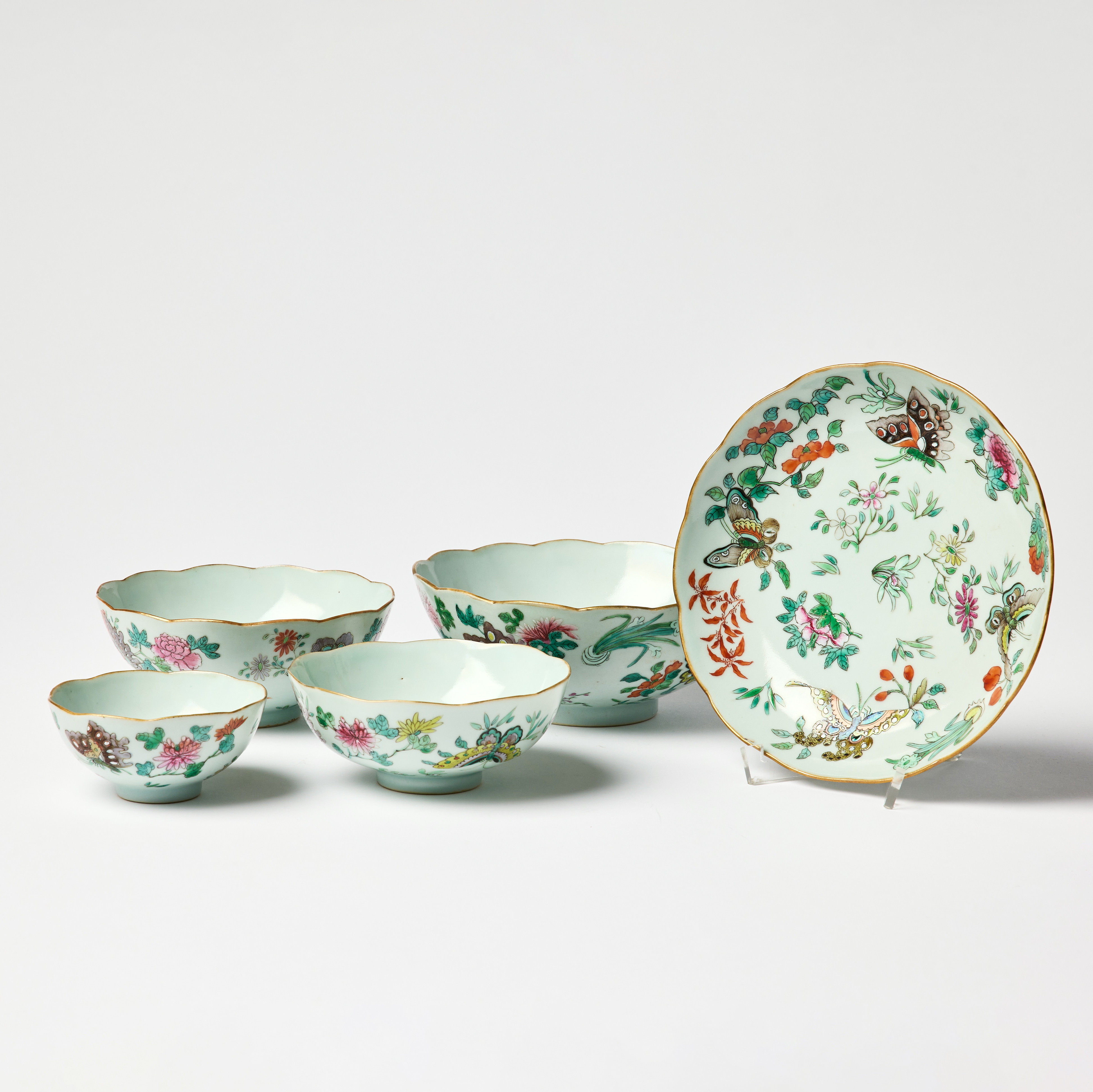 A Chinese Famille Rose Part Service.