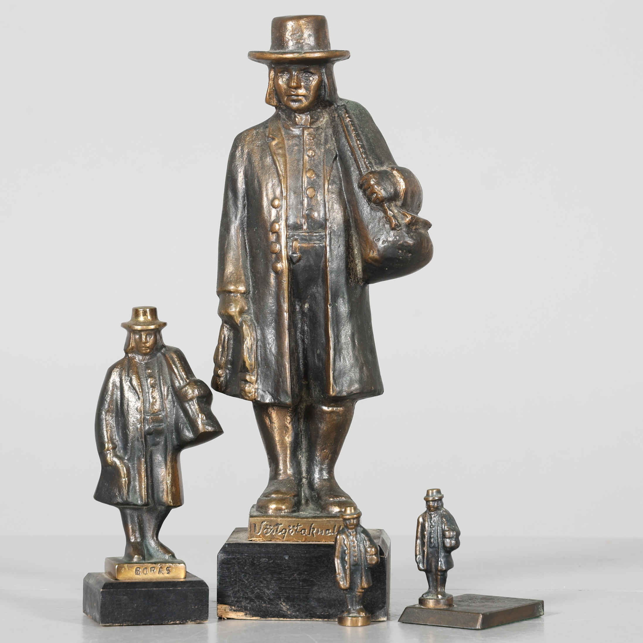 NILS CASTEGREN. SKULPTURER, 4 st, "Knalle".