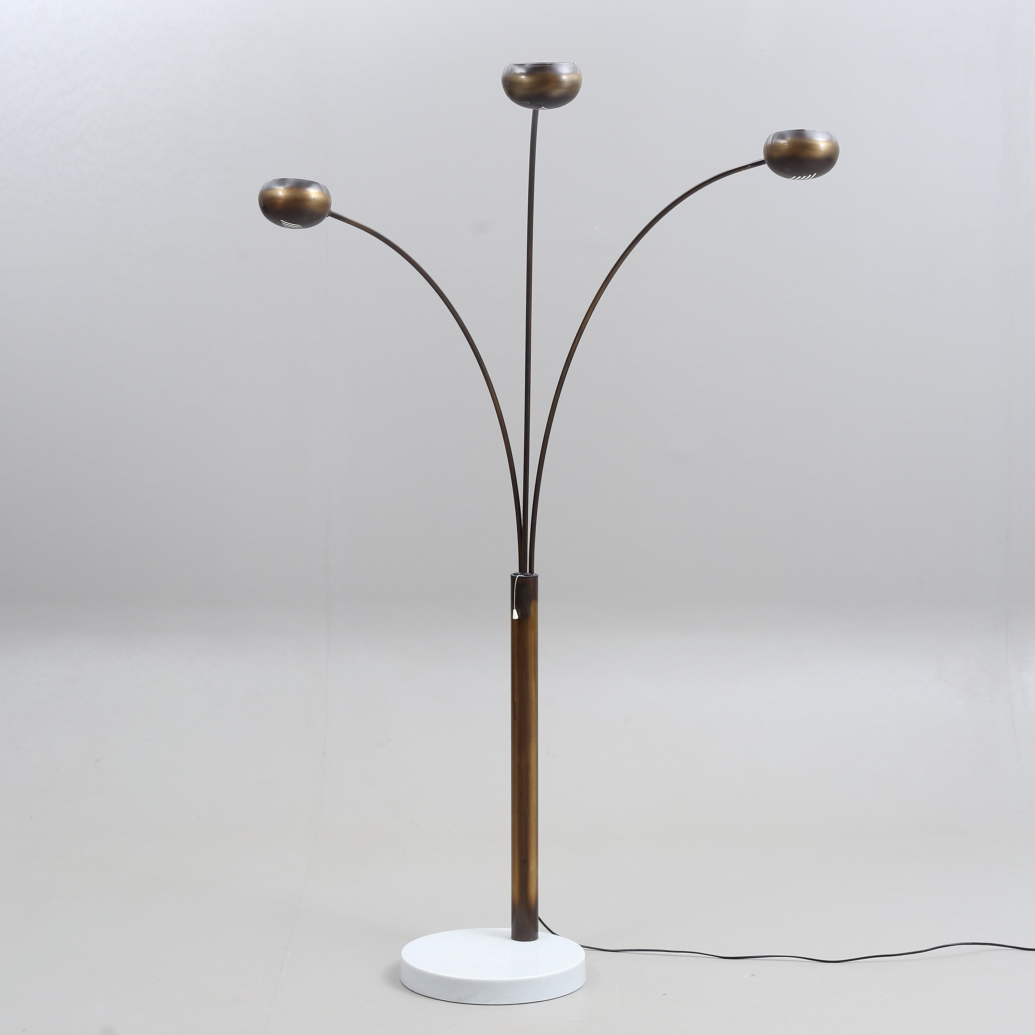 GOLVLAMPA, 3-armad med plastfot, Atelje Lyktan, typ 170-3.