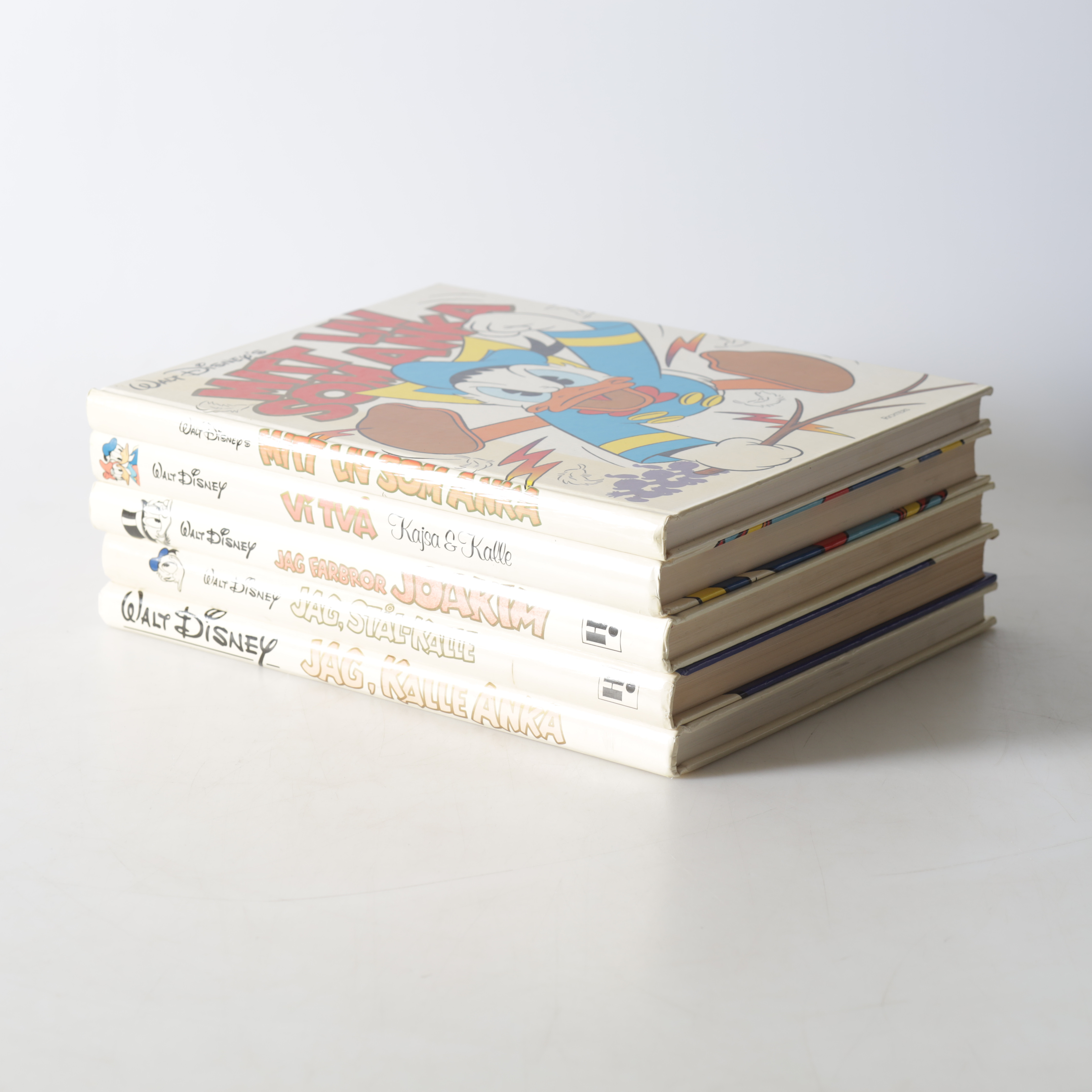 WALT DISNEY. Seriealbum, 6 stycken, utgiven av Hemmets Journal AB.