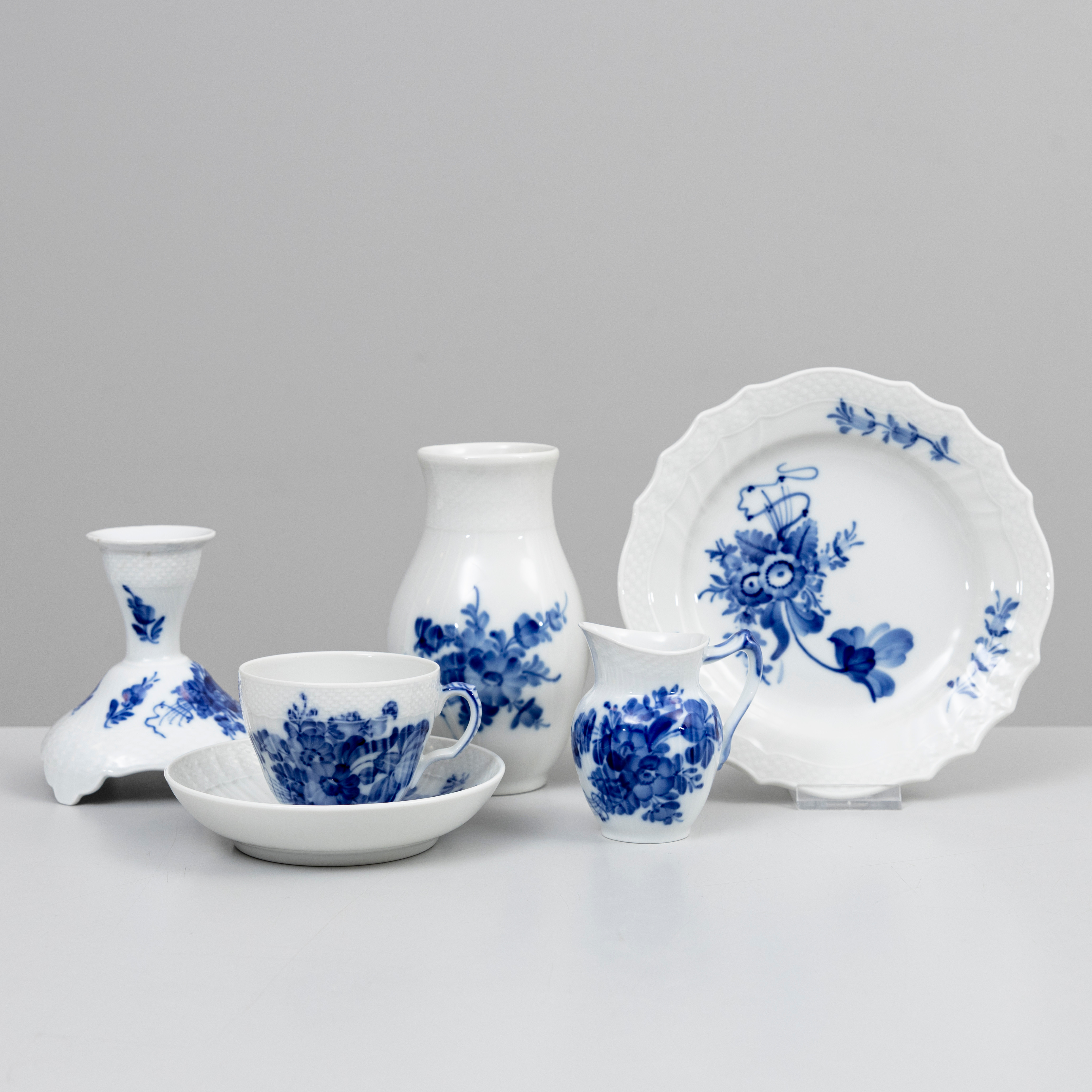 KAFFESERVIS, 17 delar, "Blå Blomst", porslin, Royal Copenhagen, Danmark.