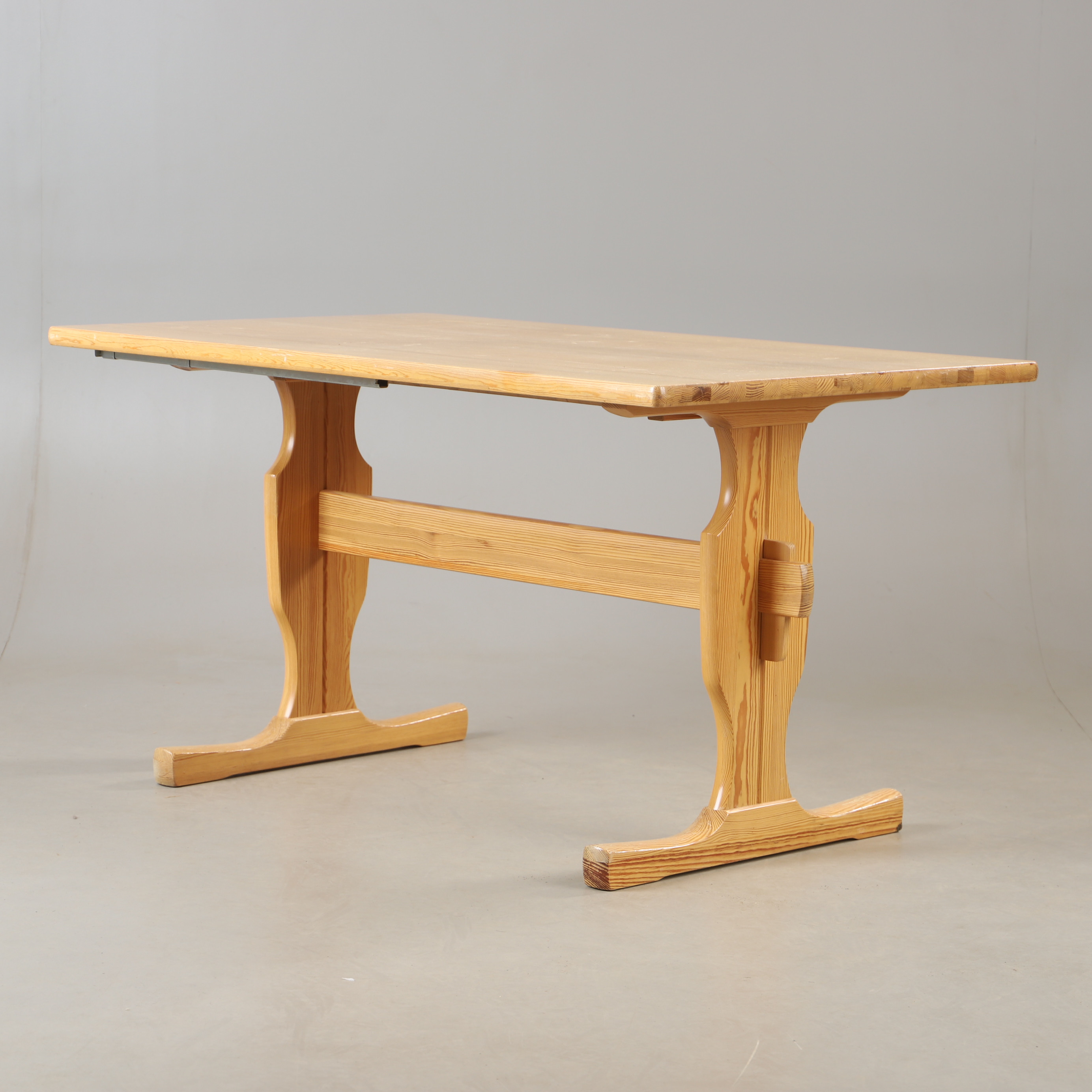 MATBORD, furu, Krogenäs, Norge, 1900-talets andra hälft.