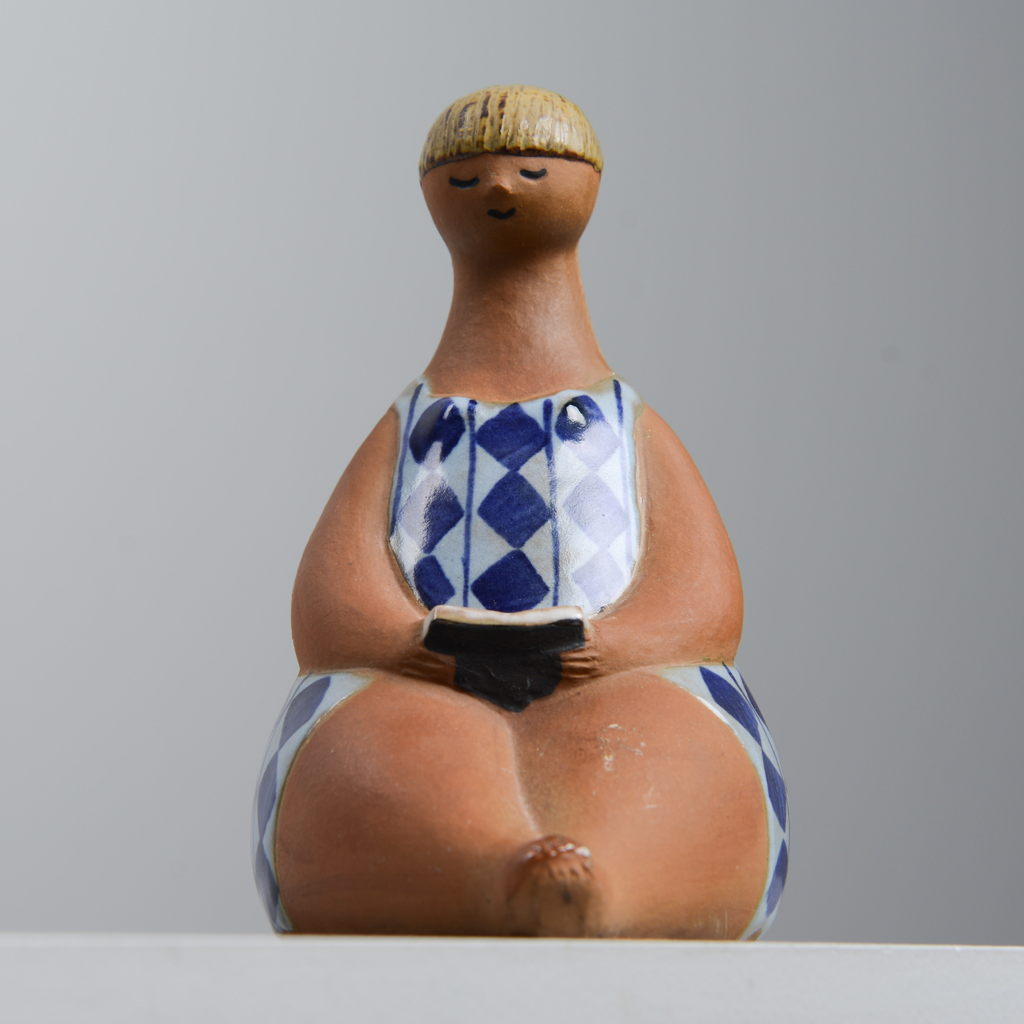 LISA LARSON. Figurin, "Amalia", ur serien ABC-Flickorna, Gustavsberg, 1958-73.