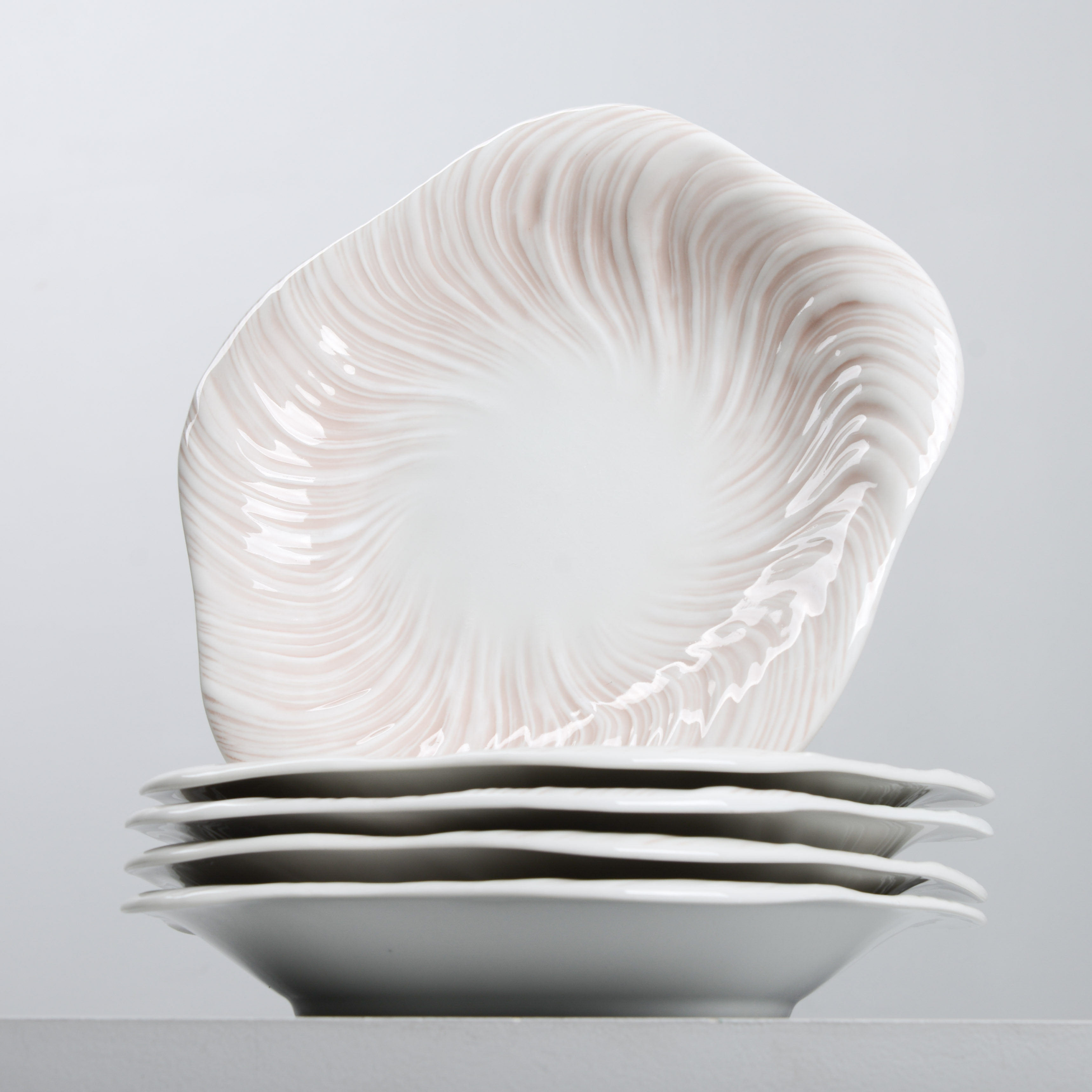 ARJE GRIEGST. Mattallrikar, 5 st, "Konkylie", modell 14172, Royal Copenhagen.