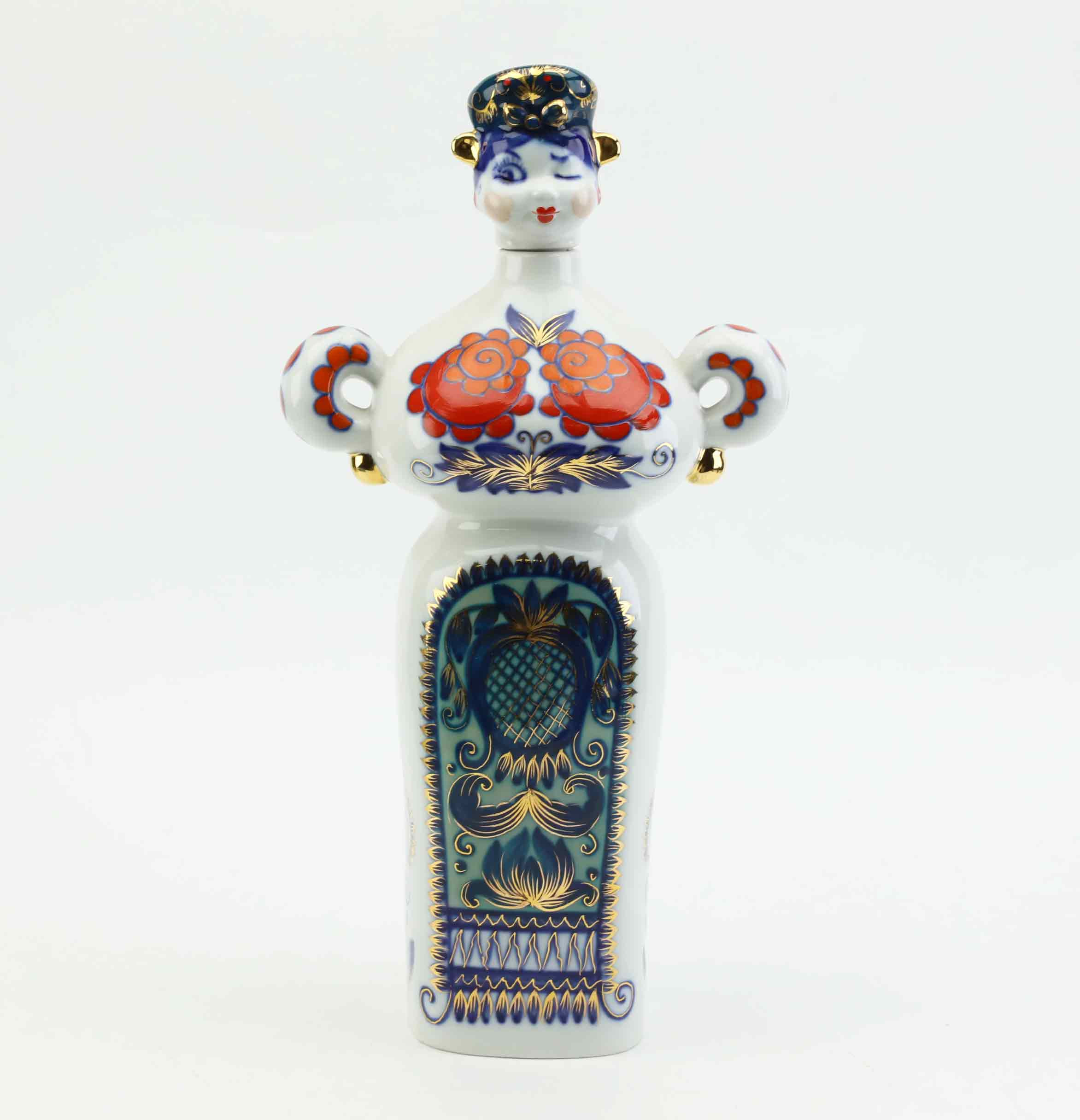 FIGURIN/KANNA MED LOCK, porslin, Korosten, Sovjetunionen, 1900-talets andra hälft.