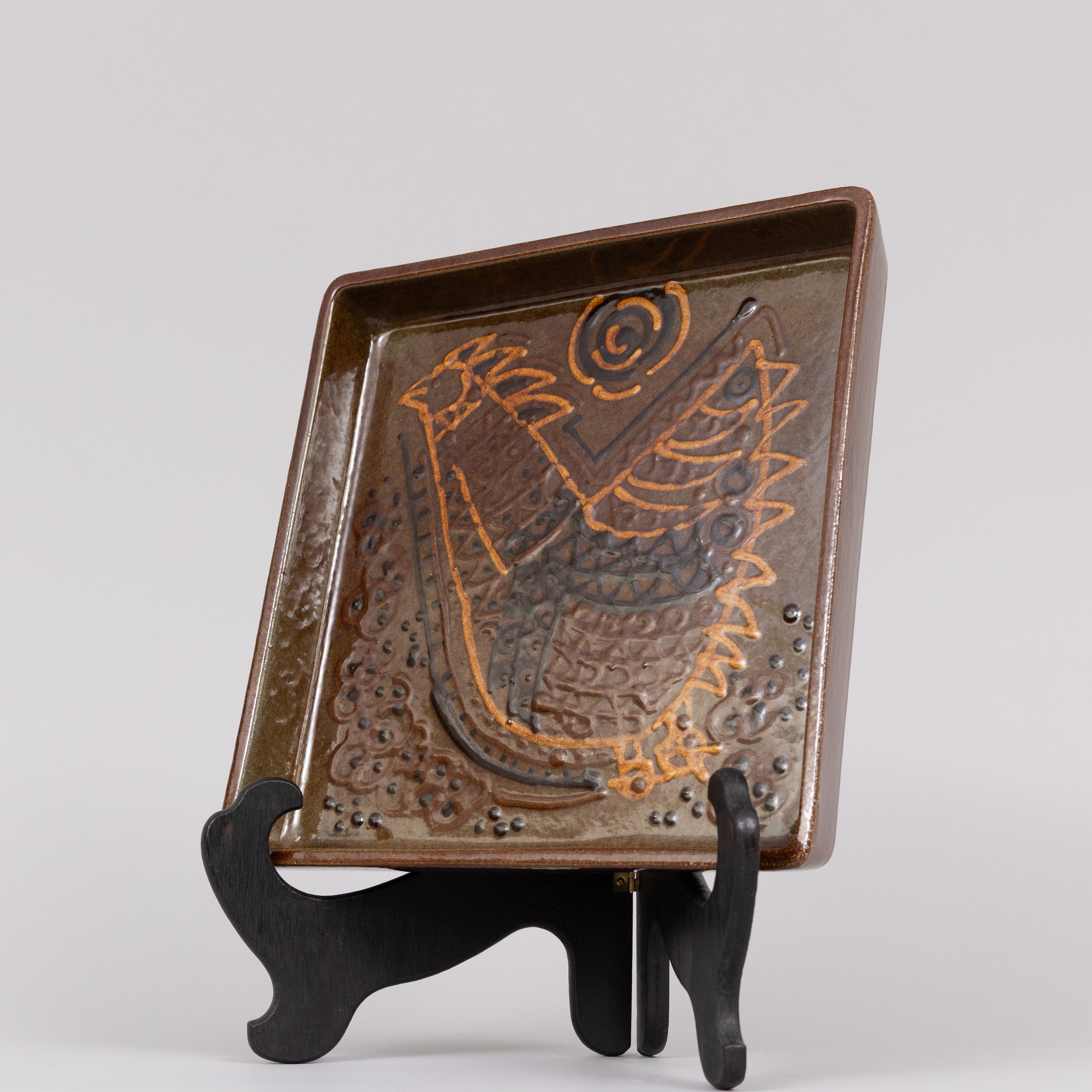 GÖSTA KRILAND. Fat, glaserat stengods, signerad och daterad 1963.