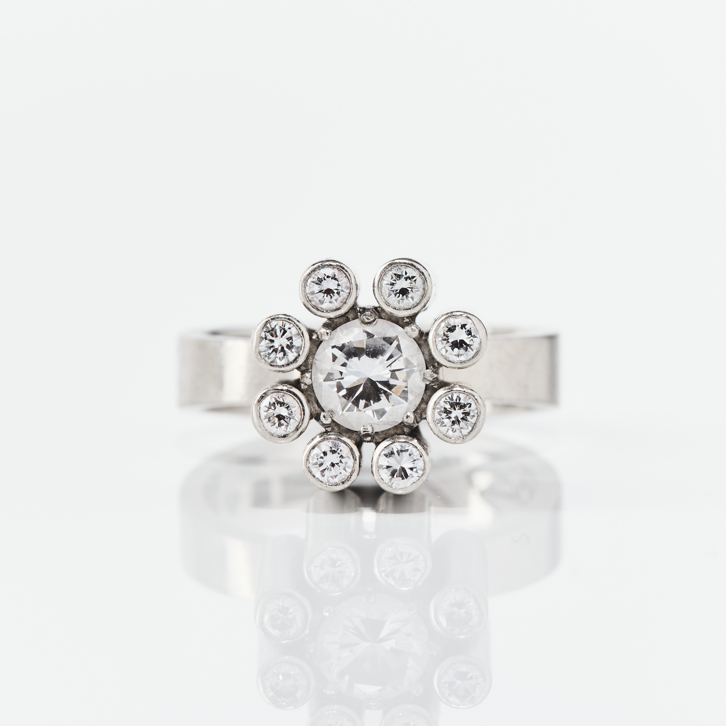 KARL HEINZ SAUER. Ring, 18K vitguld med diamanter, Västerås 1975.