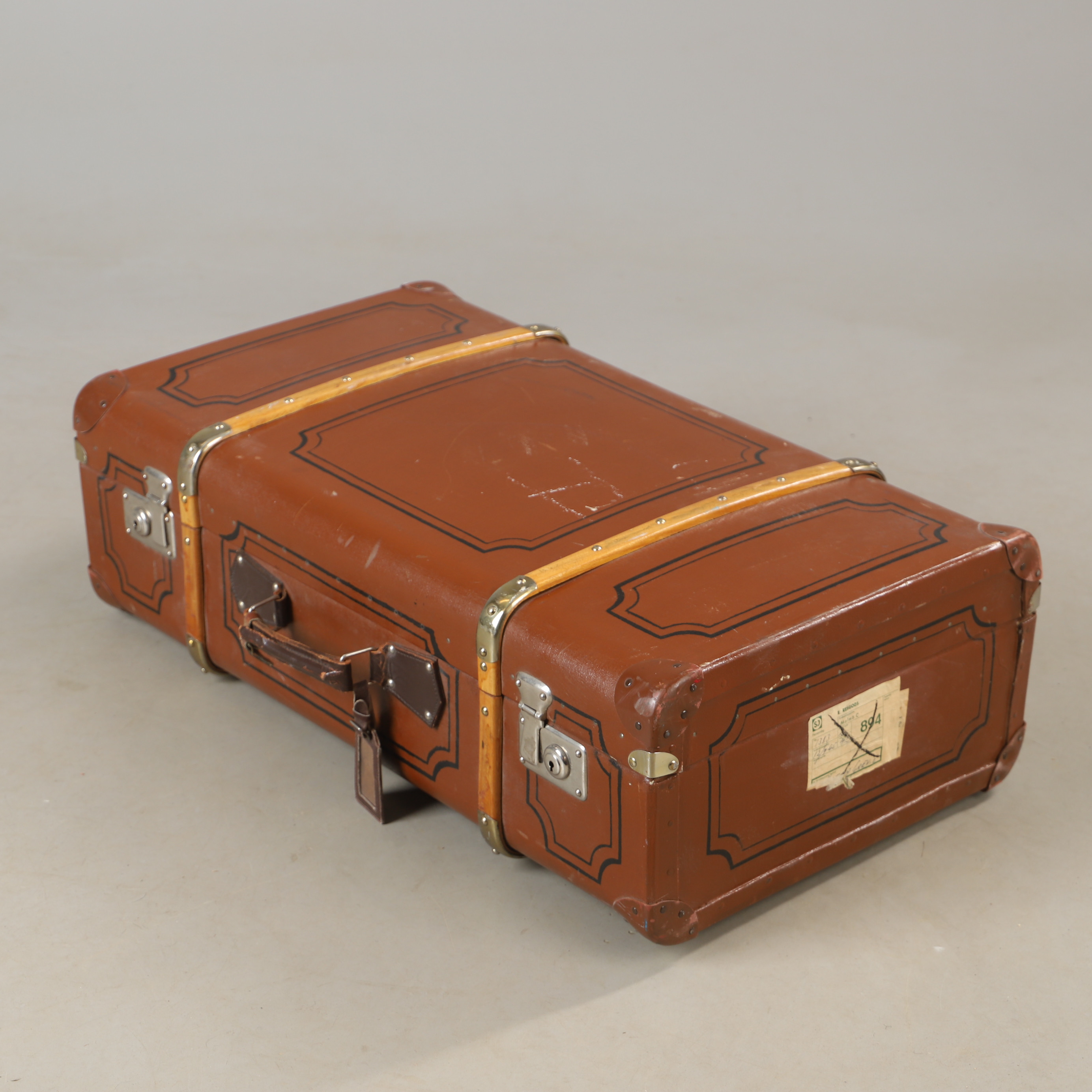 KOFFERT, 1900-talets första hälft.