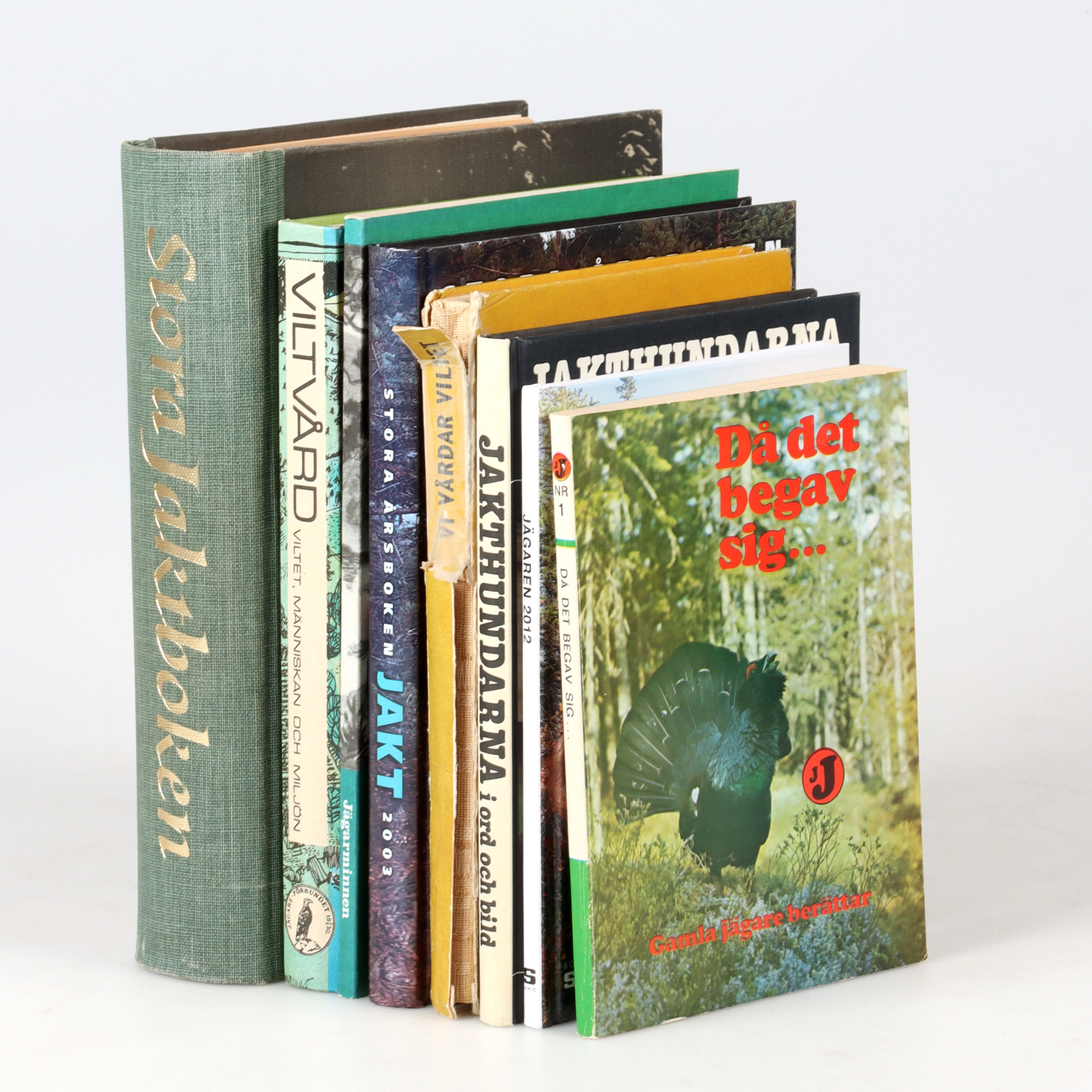 JAKT & VILTVÅRD, böcker, 8 st. Bl.a. Stora Jaktboken.