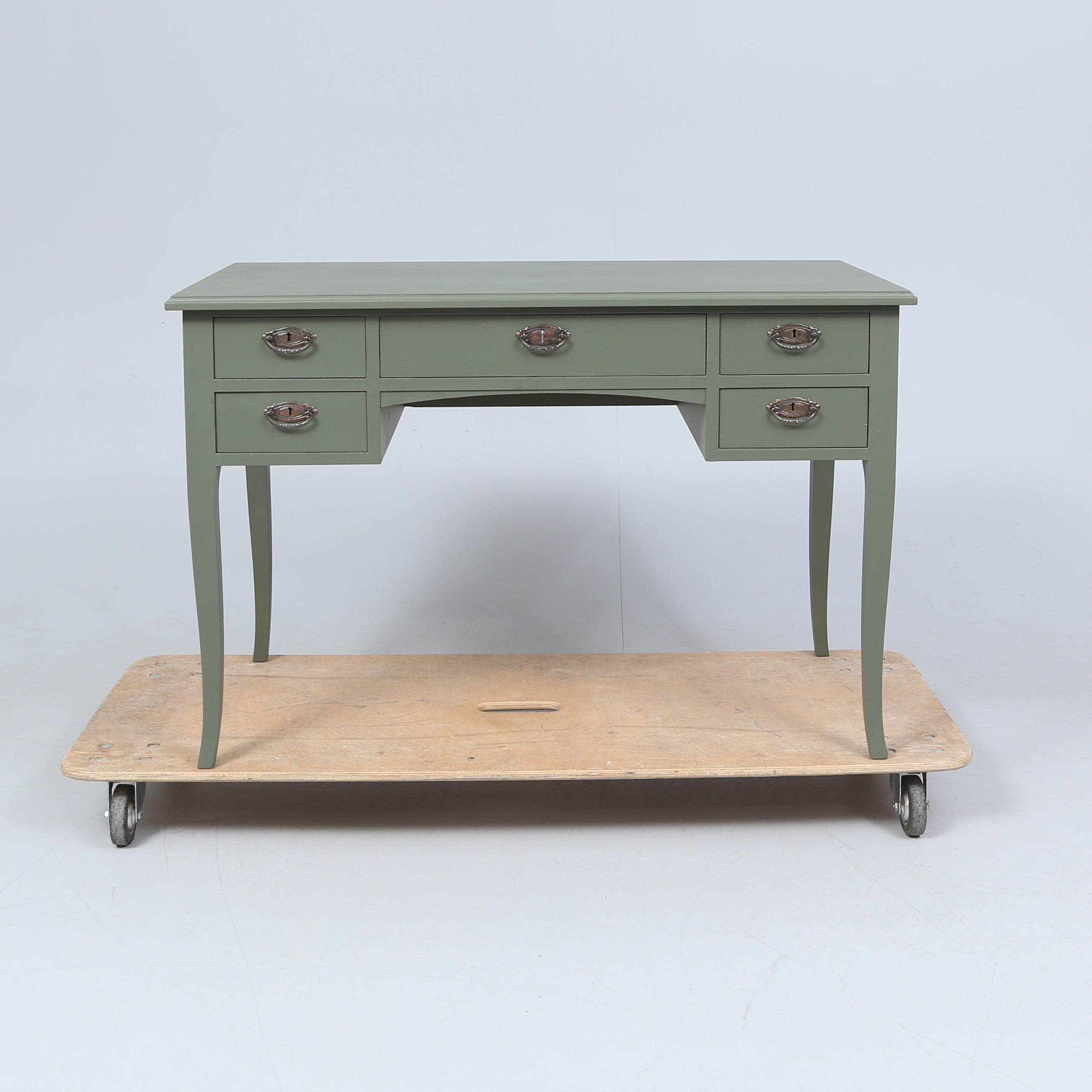 SKRIVBORD, bemålat, 1900-talets först hälft.