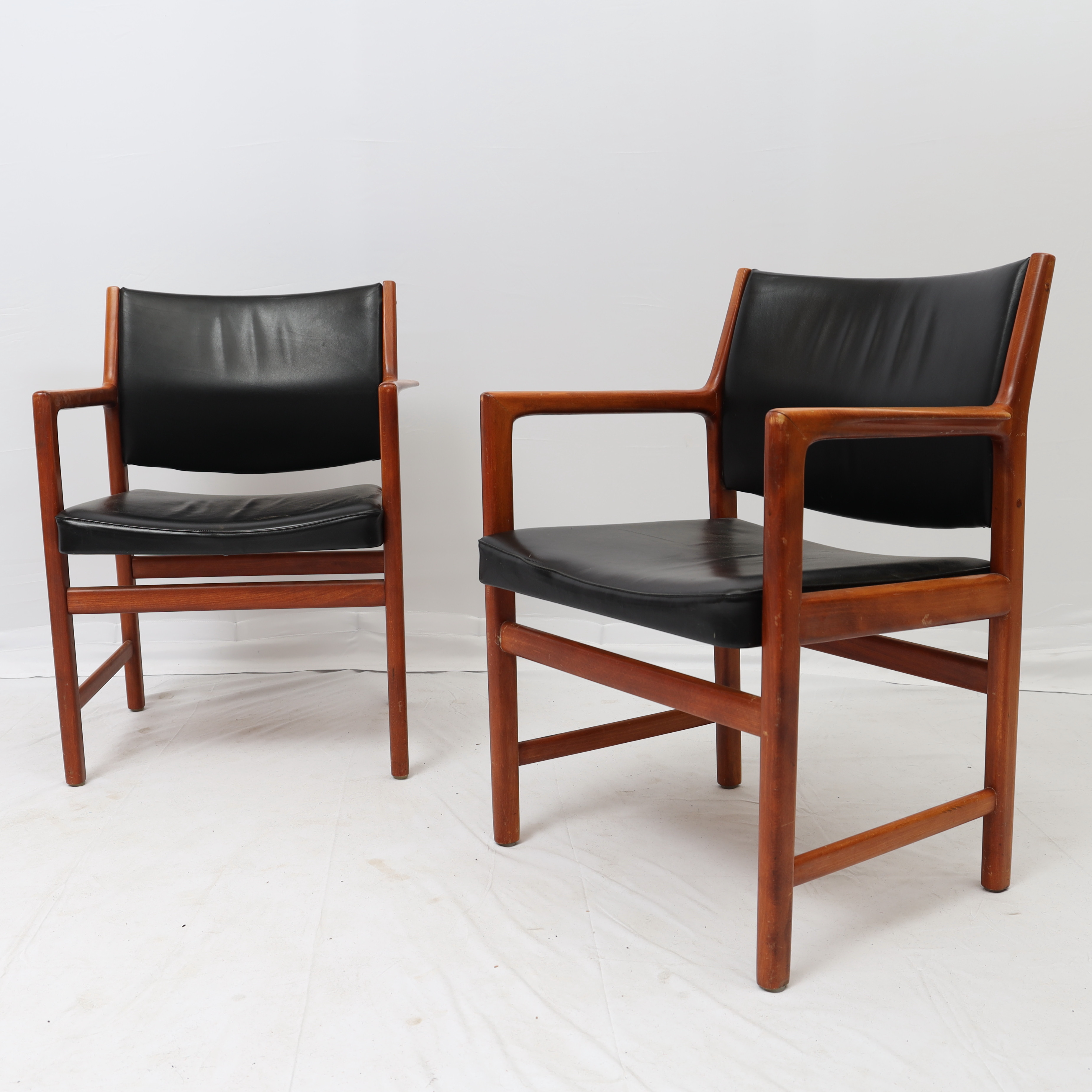 KARL ERIK EKSELIUS. Karmstolar ett par, JOC möbler, Vetlanda.