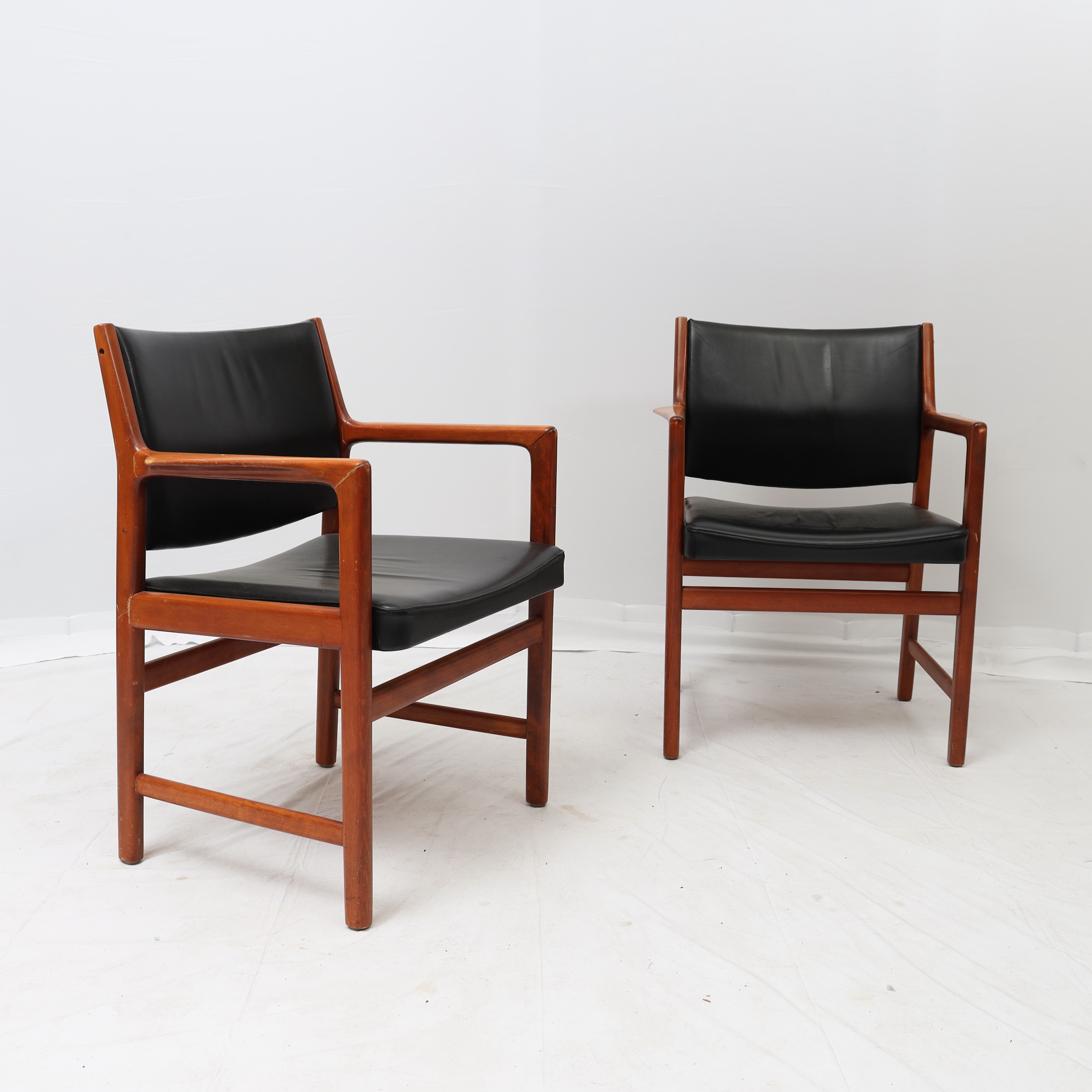 KARL ERIK EKSELIUS. Karmstolar ett par, JOC möbler, Vetlanda.