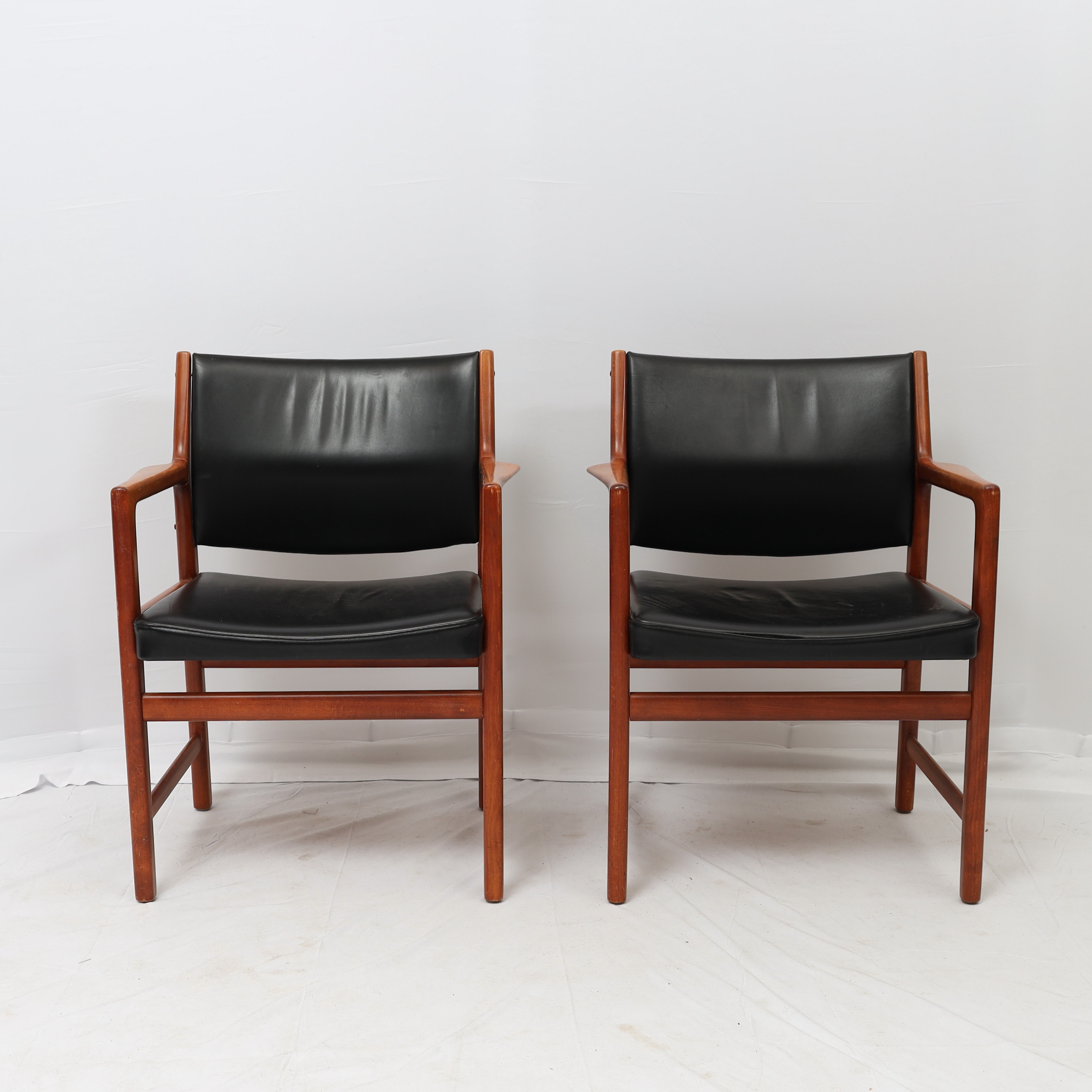 KARL ERIK EKSELIUS. Karmstolar ett par, JOC, Vetlanda, 1960-tal.